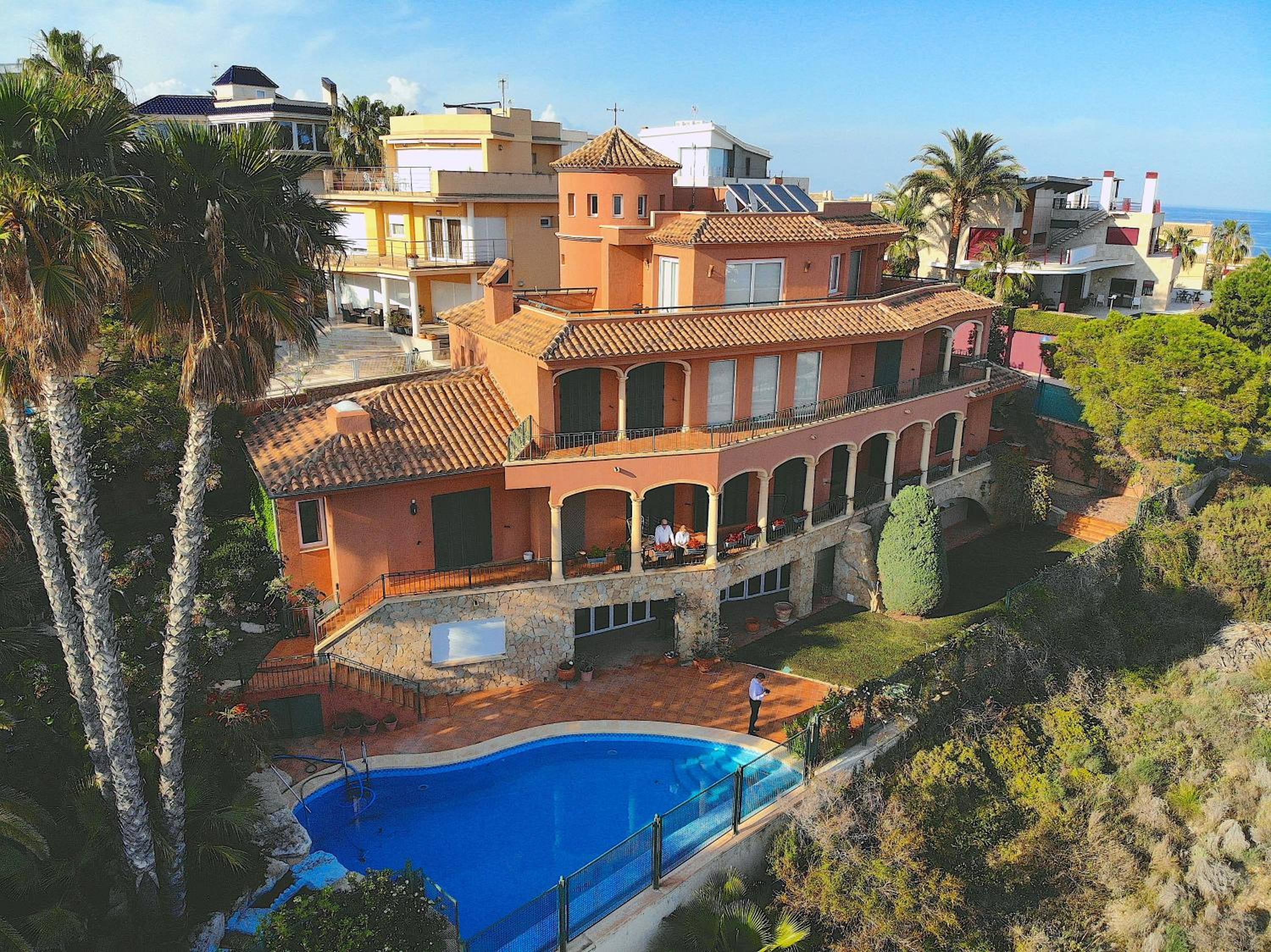 "LA FAVORITA" view 2