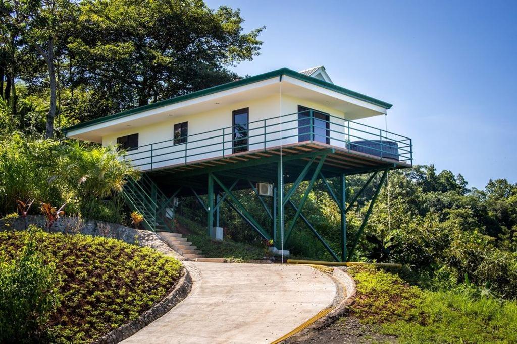 Villa Vista Hermosa - with breathtaking ocean view & WiFI