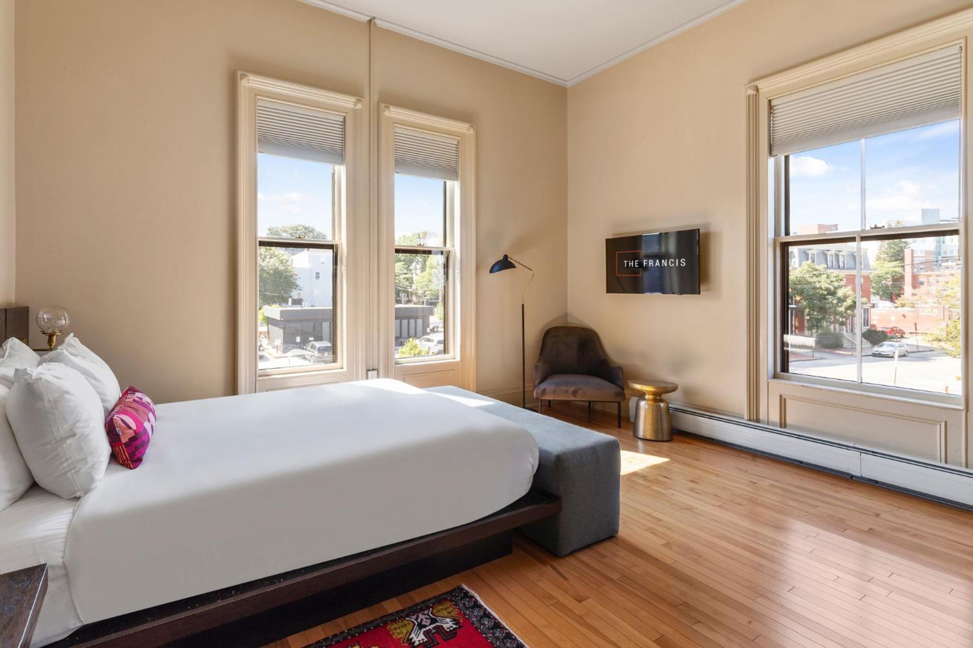 Portland Vacations - The Francis Hotel - Property Image 5