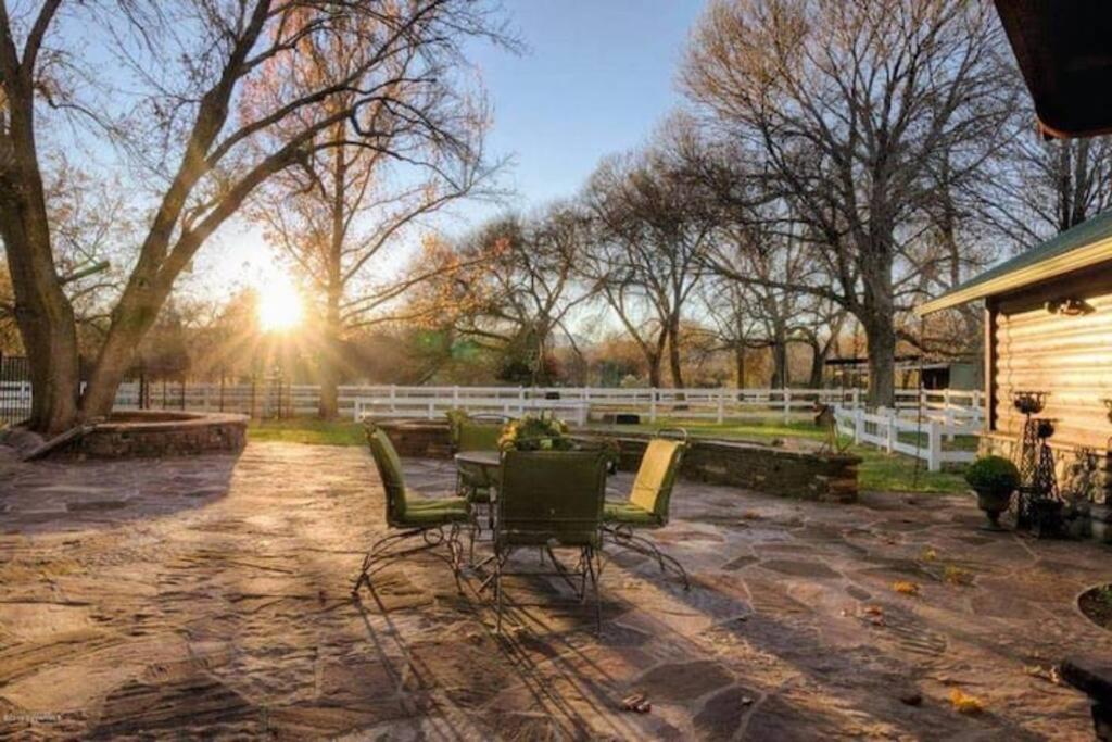 Sedona's Exclusive 5-acre Riverfront Estate with hot tub! view 4