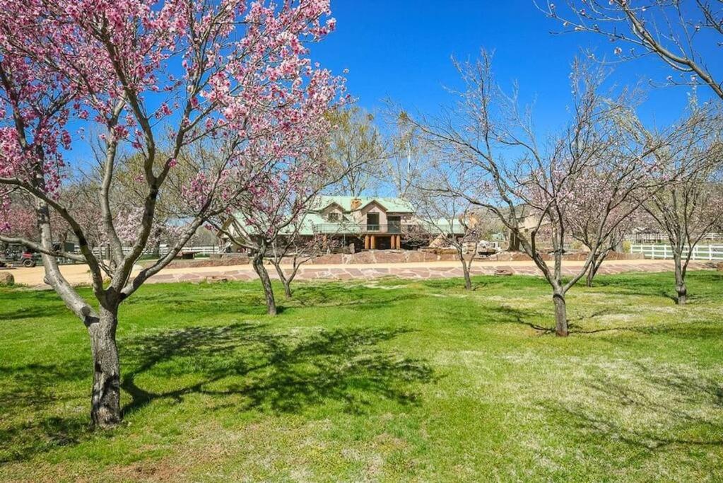 Sedona's Exclusive 5-acre Riverfront Estate with hot tub! view 5