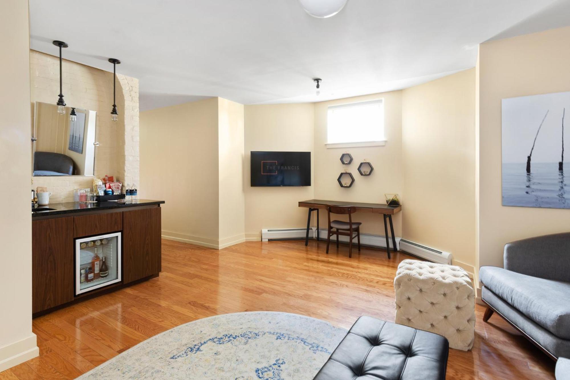 Portland Vacations - The Francis Hotel - Property Image 30