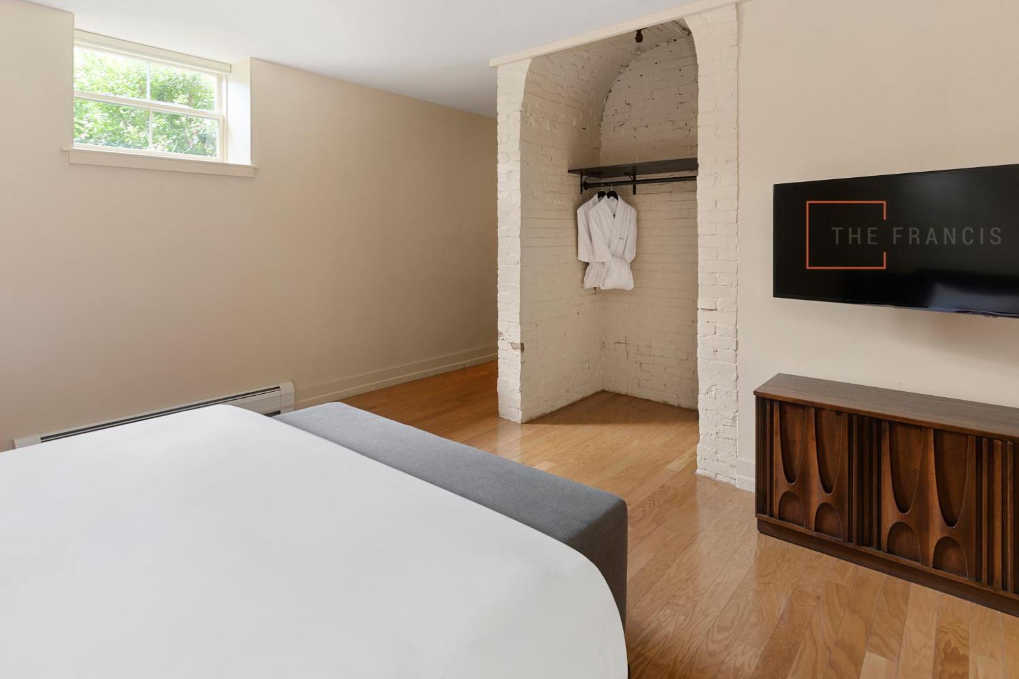 Portland Vacations - The Francis Hotel - Property Image 28