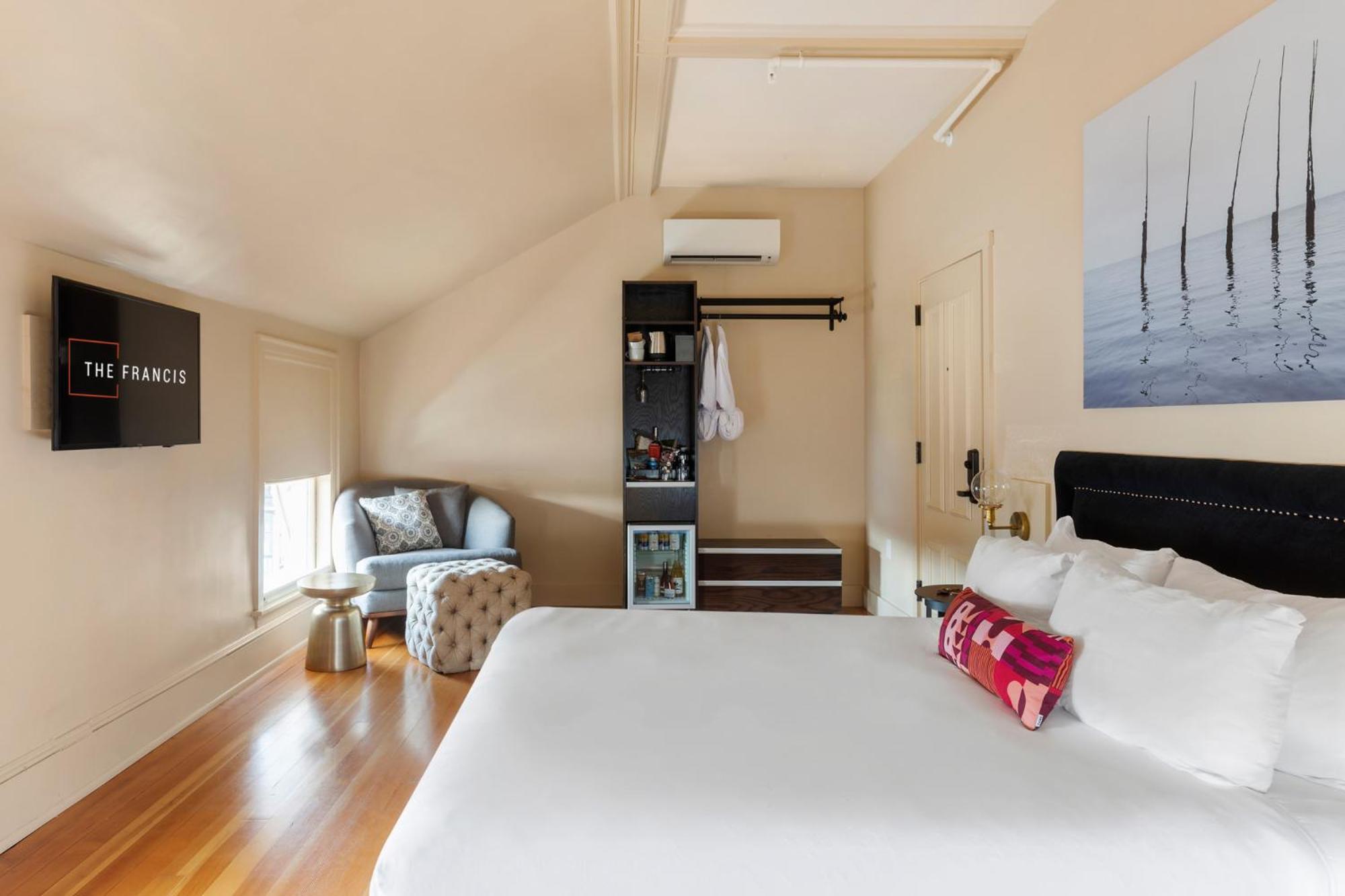 Portland Vacations - The Francis Hotel - Property Image 17