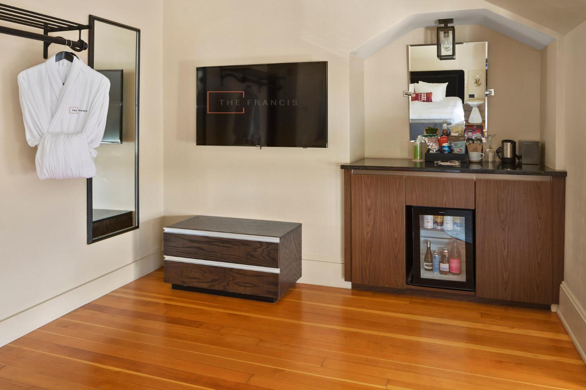 Portland Vacations - The Francis Hotel - Property Image 62