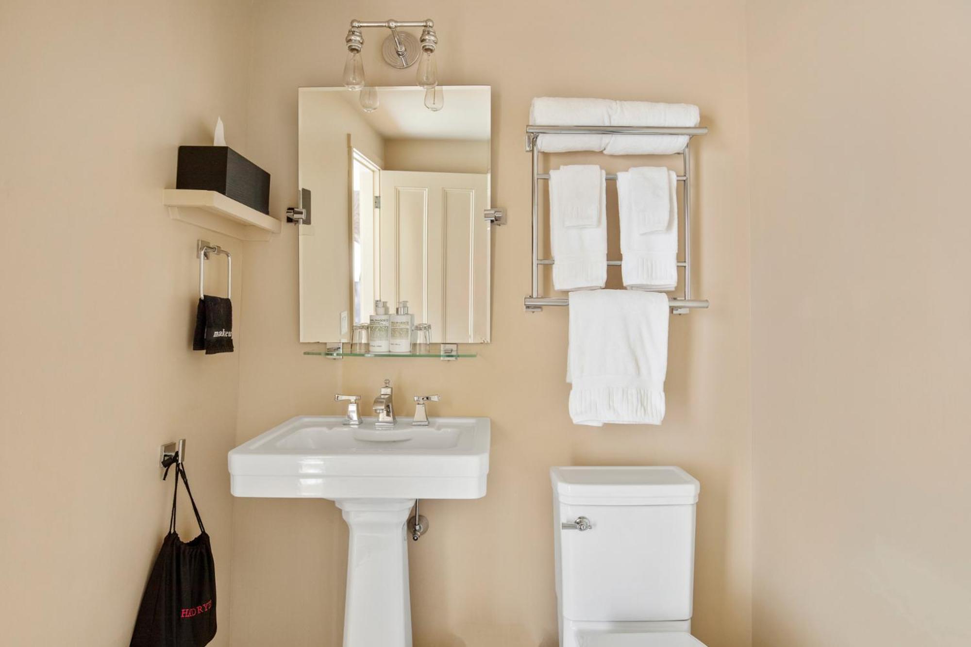 Portland Vacations - The Francis Hotel - Property Image 49