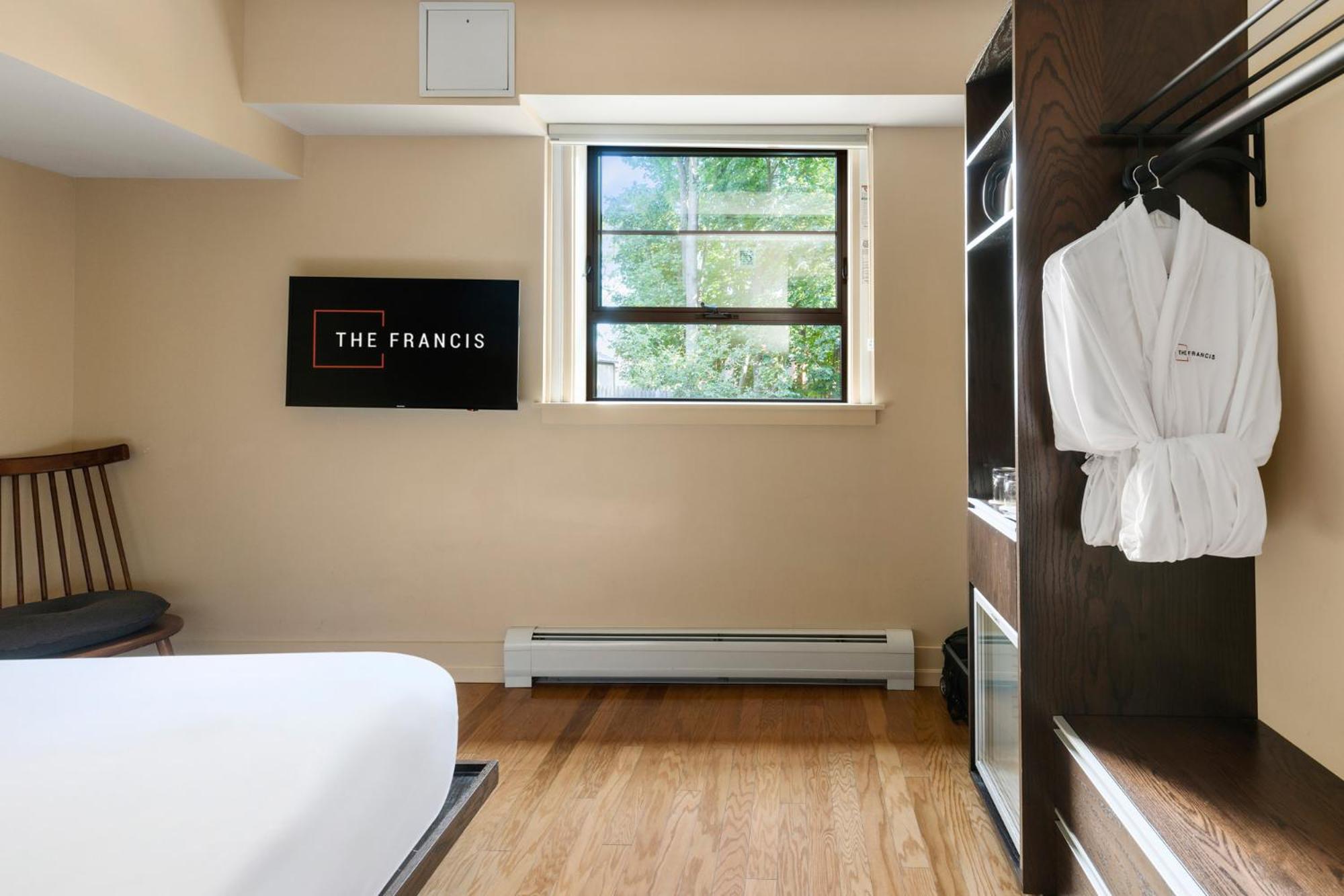 Portland Vacations - The Francis Hotel - Property Image 19