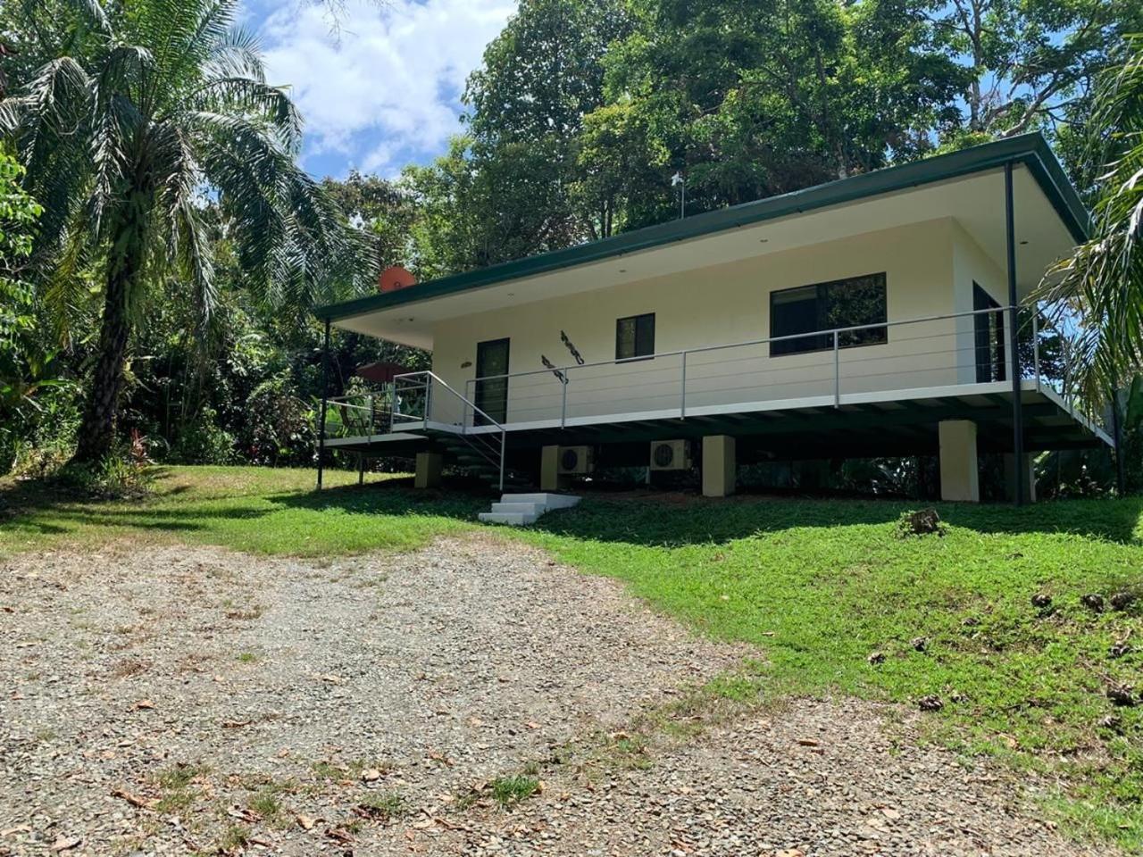Villa Iguana - Great place & privacy with Jacuzzi & WiFi