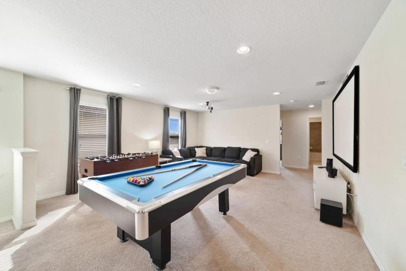 Luxury Pool Villa Minutes to Disney Park 6bedrooms