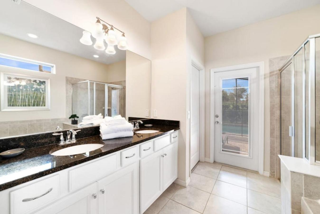 Luxury Pool Villa Minutes to Disney Park 6bedrooms