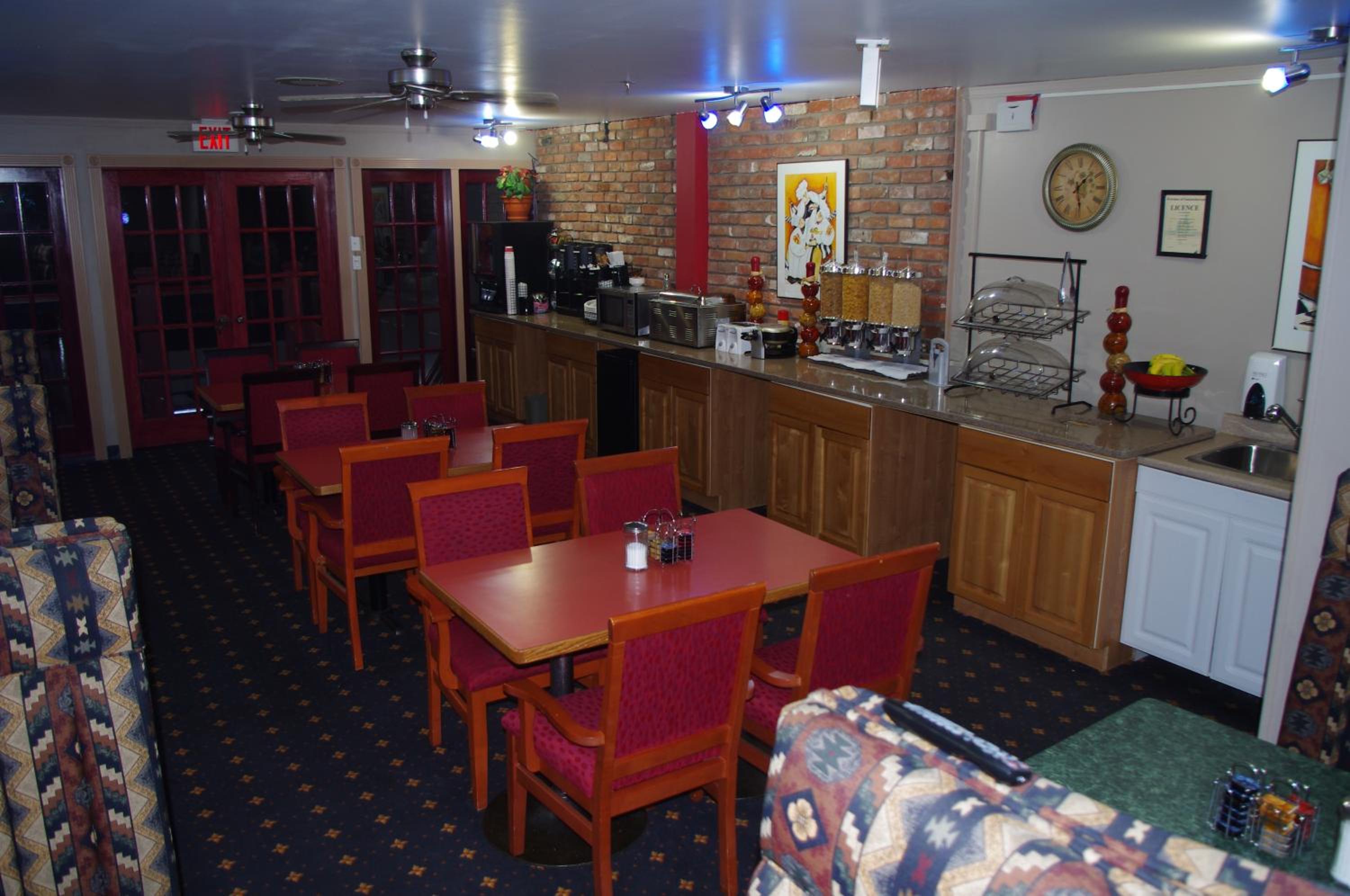 Prince Albert Vacations - South Hill Lodge - Property Image 23