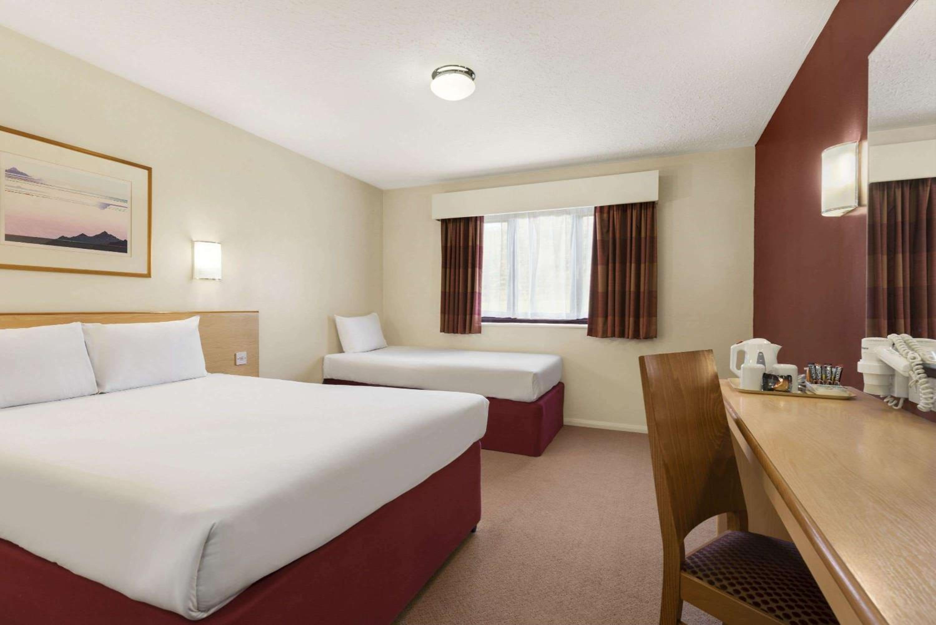 Warwick Vacations - Days Inn Hotel Warwick South - Southbound M40 - Property Image 35