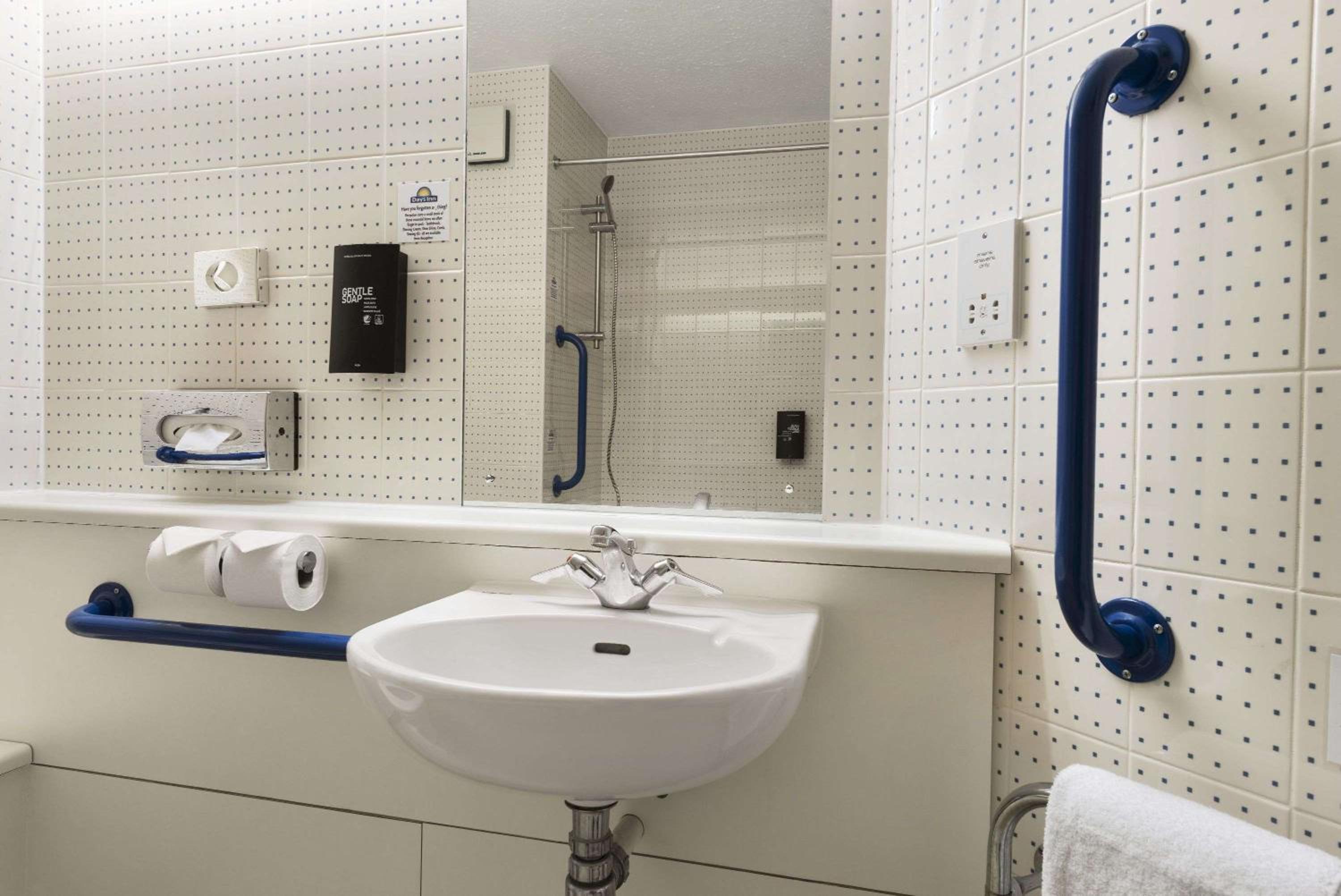 Warwick Vacations - Days Inn Hotel Warwick South - Southbound M40 - Property Image 38