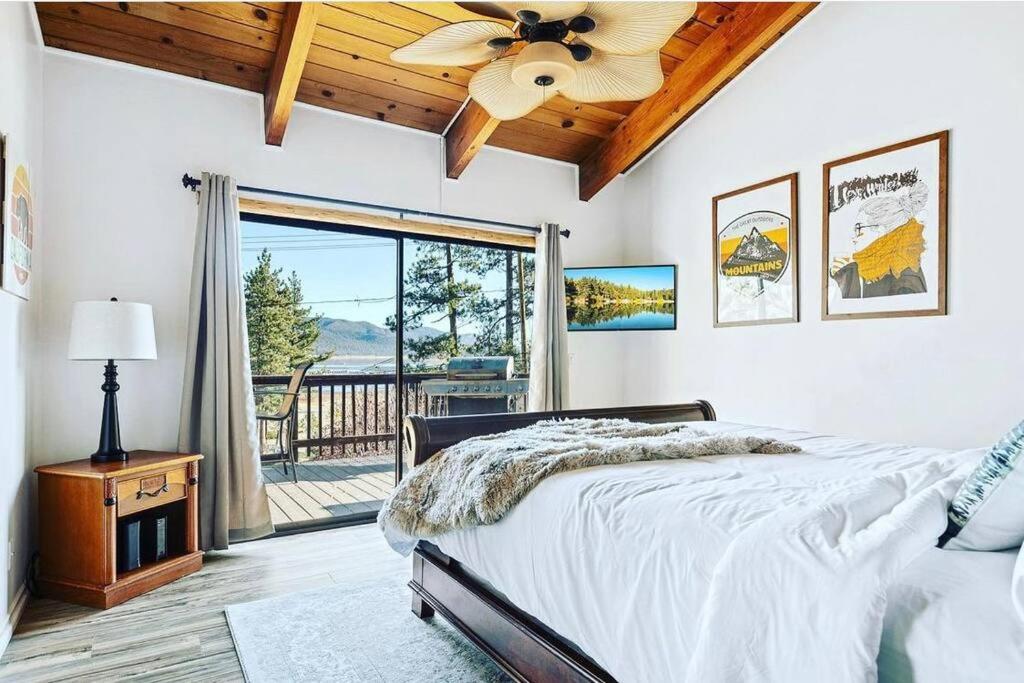**LOCATION!!** Lake View, Hot Tub & Game Room view 4