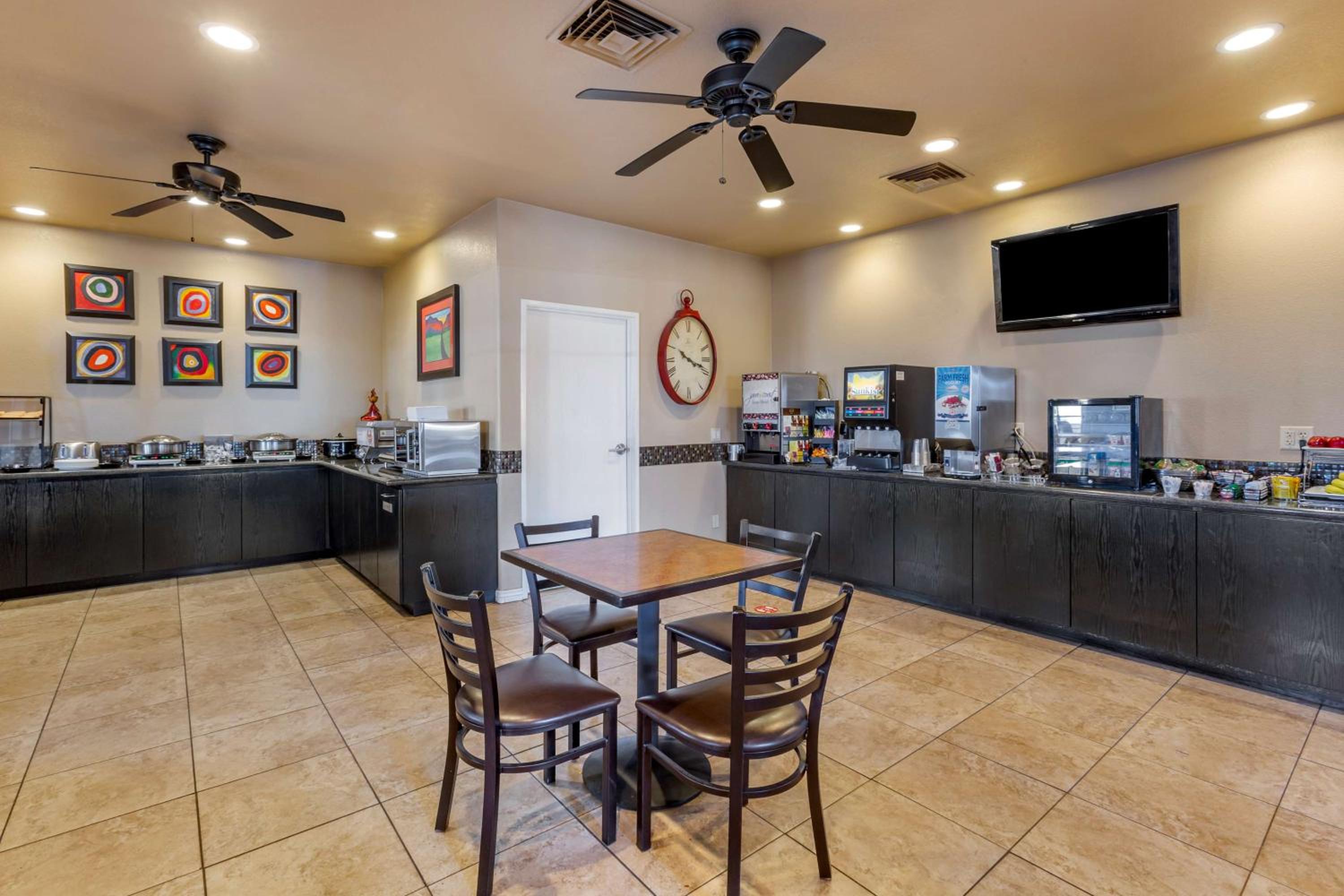 Winslow Vacations - Best Western Plus Winslow Inn - Property Image 5