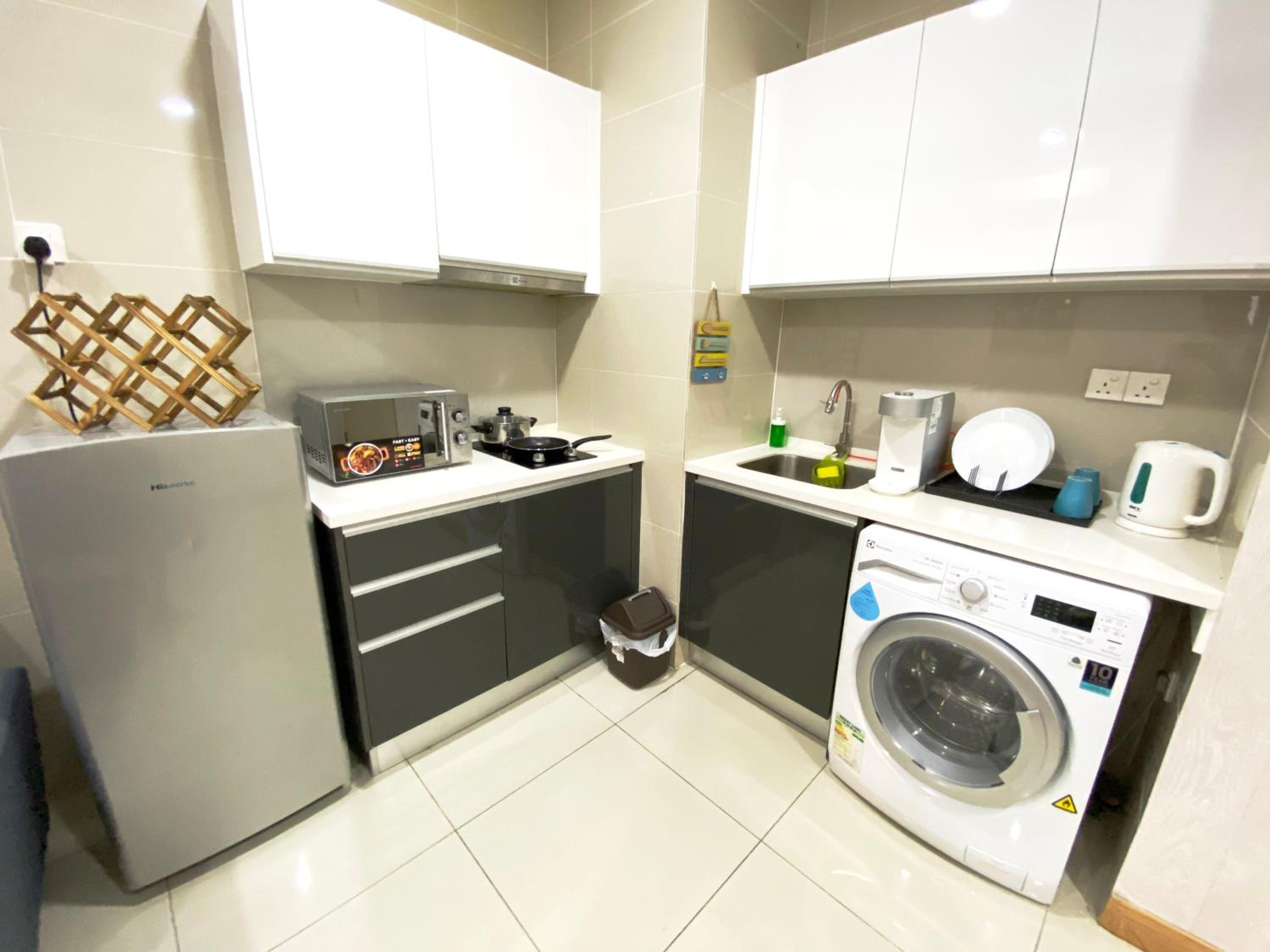 Lily and Loft - KL Gateway Bangsar LRT, WIFI, Netflix