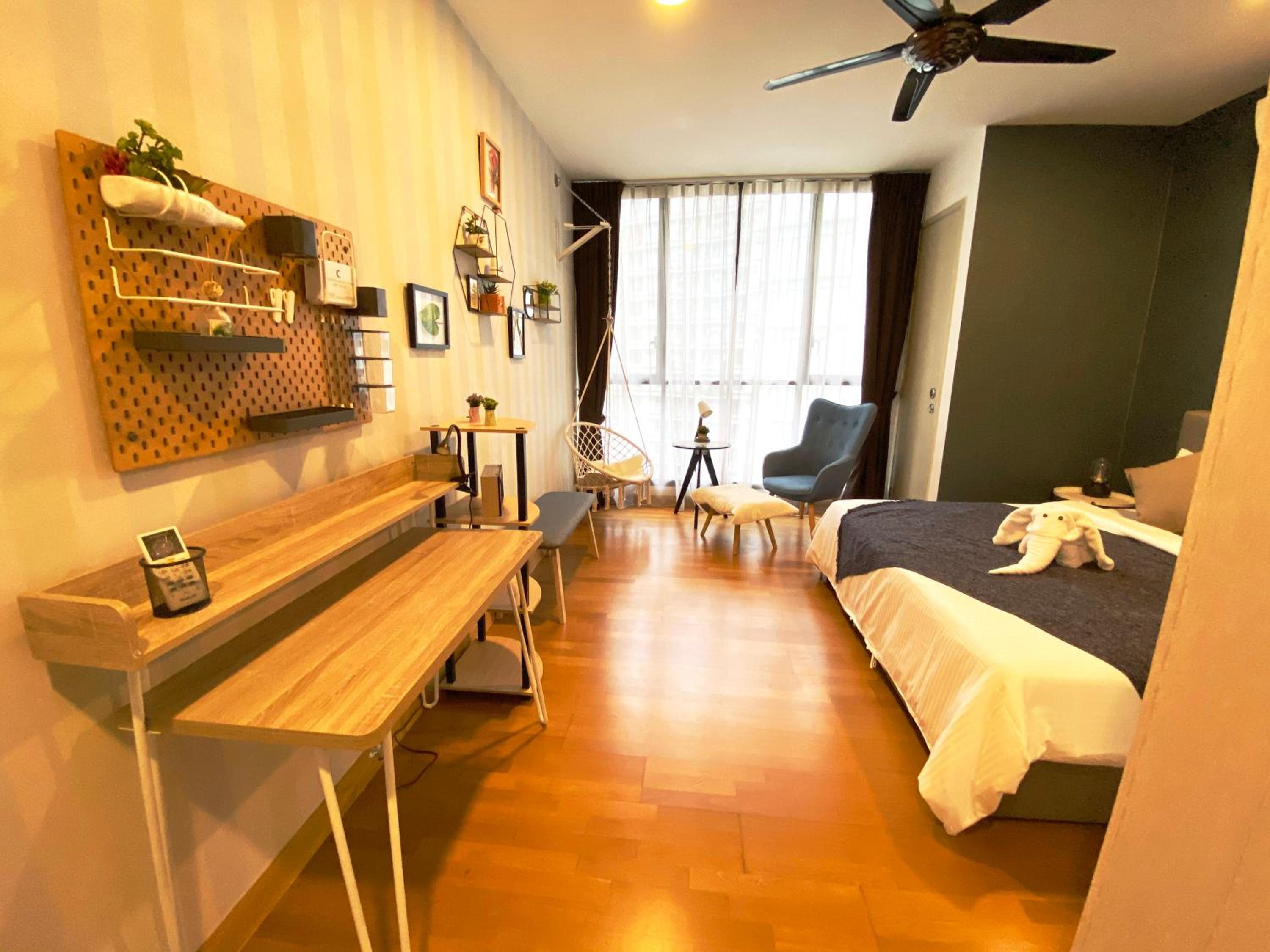 Lily and Loft - KL Gateway Bangsar LRT, WIFI, Netflix