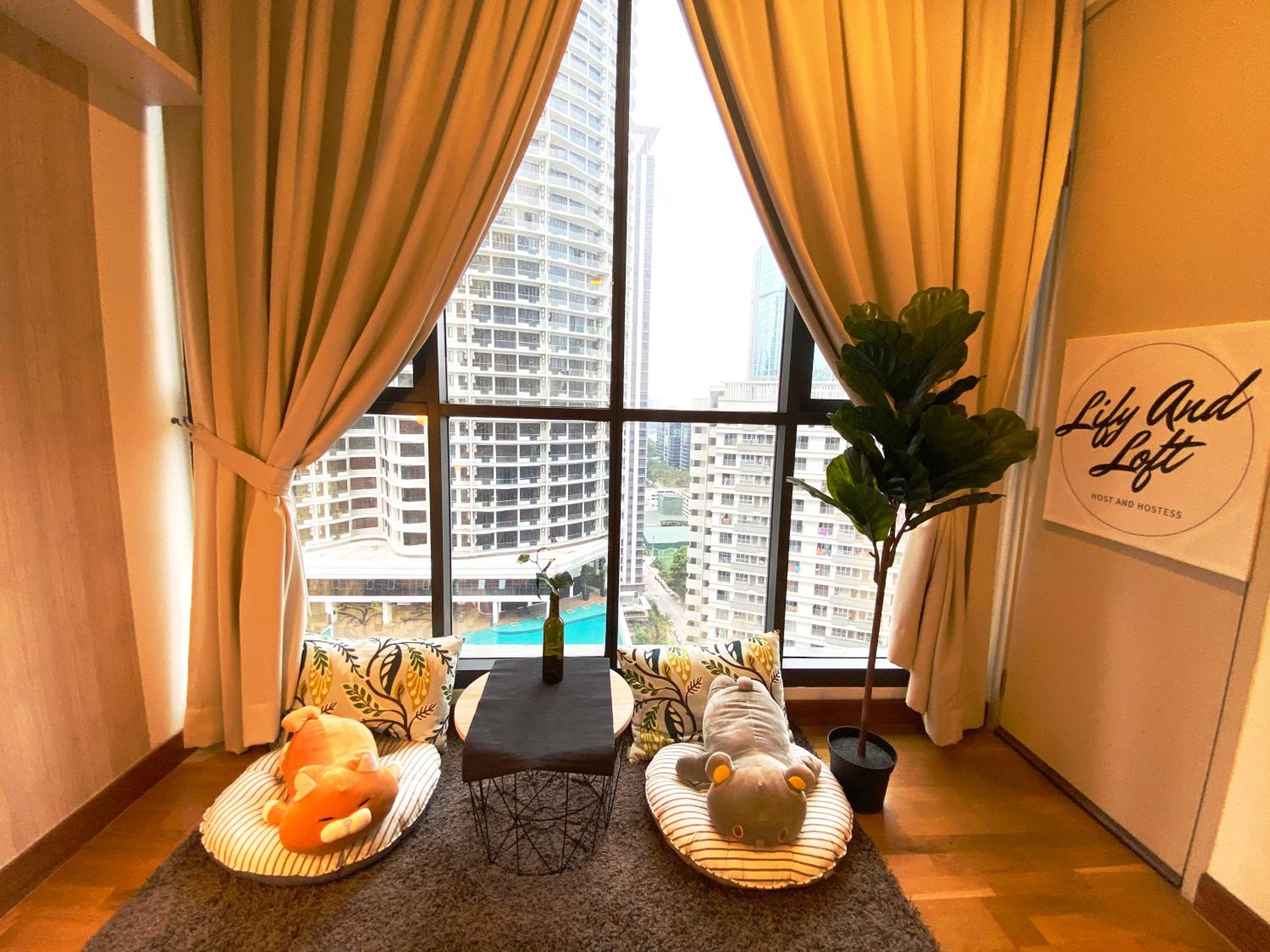 Lily and Loft - KL Gateway Bangsar LRT, WIFI, Netflix