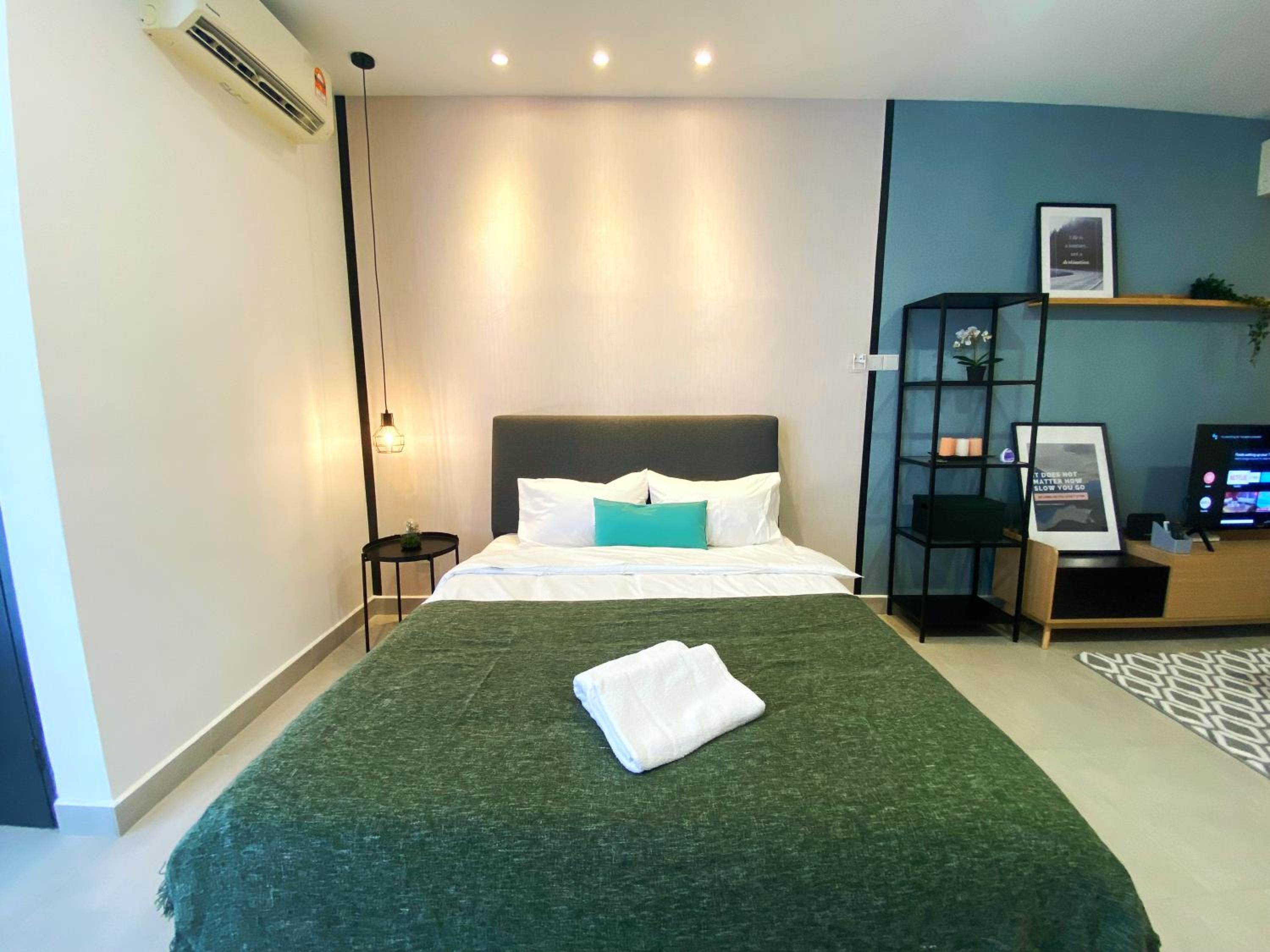 Lily and Loft - Queensville @ Kuala Lumpur - Netflix