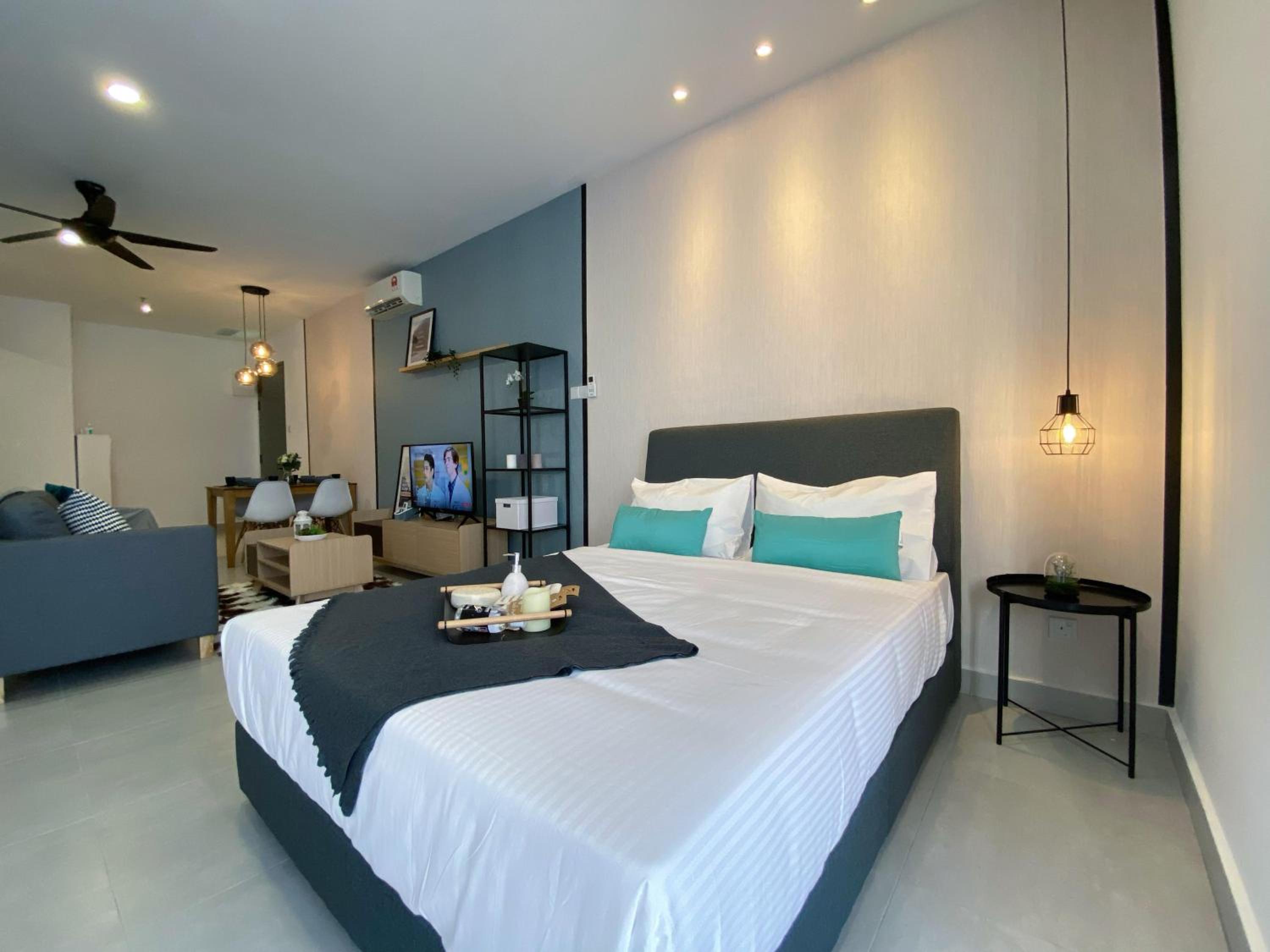 Lily and Loft - Queensville @ Kuala Lumpur - Netflix