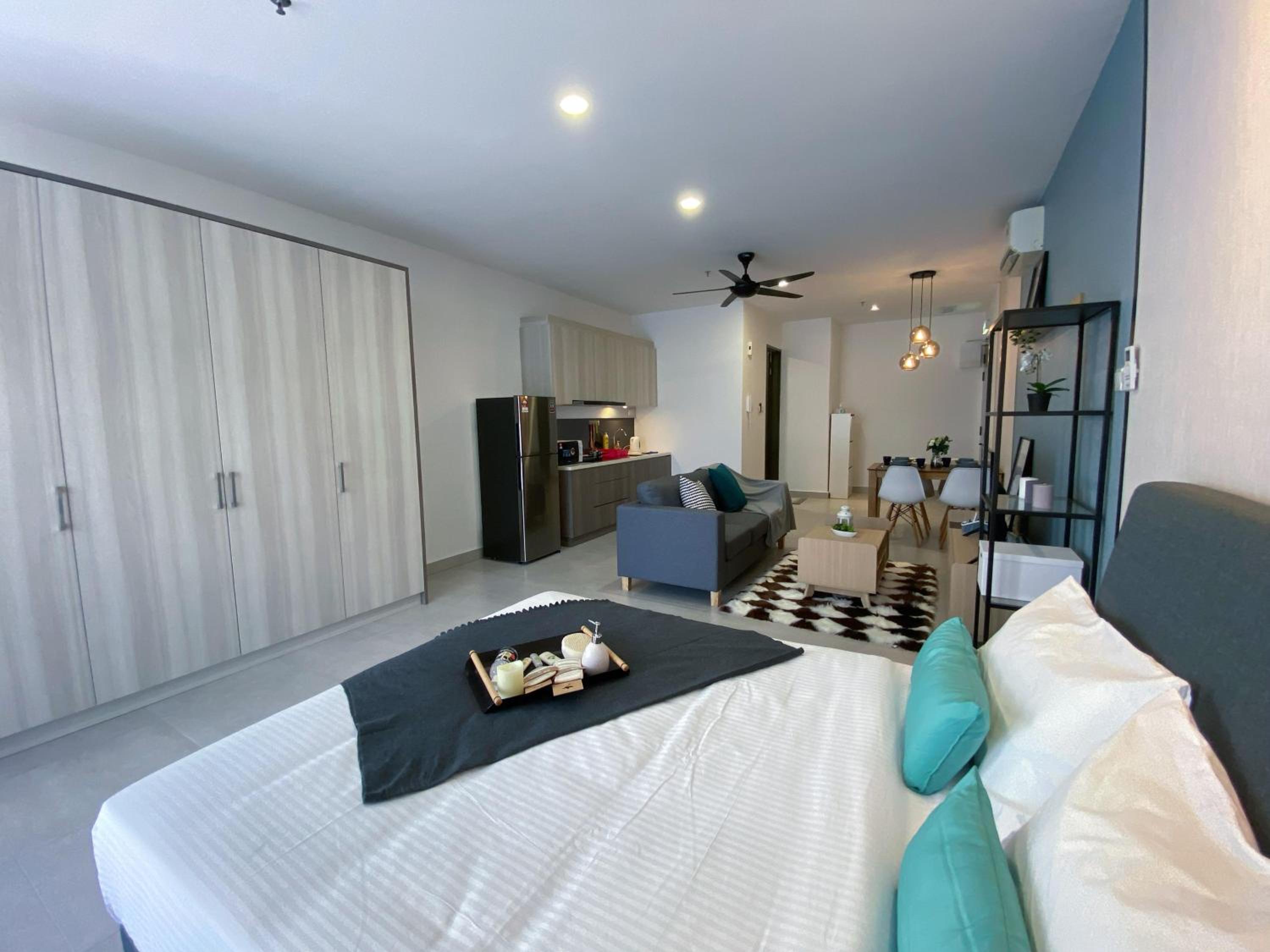 Lily and Loft - Queensville @ Kuala Lumpur - Netflix