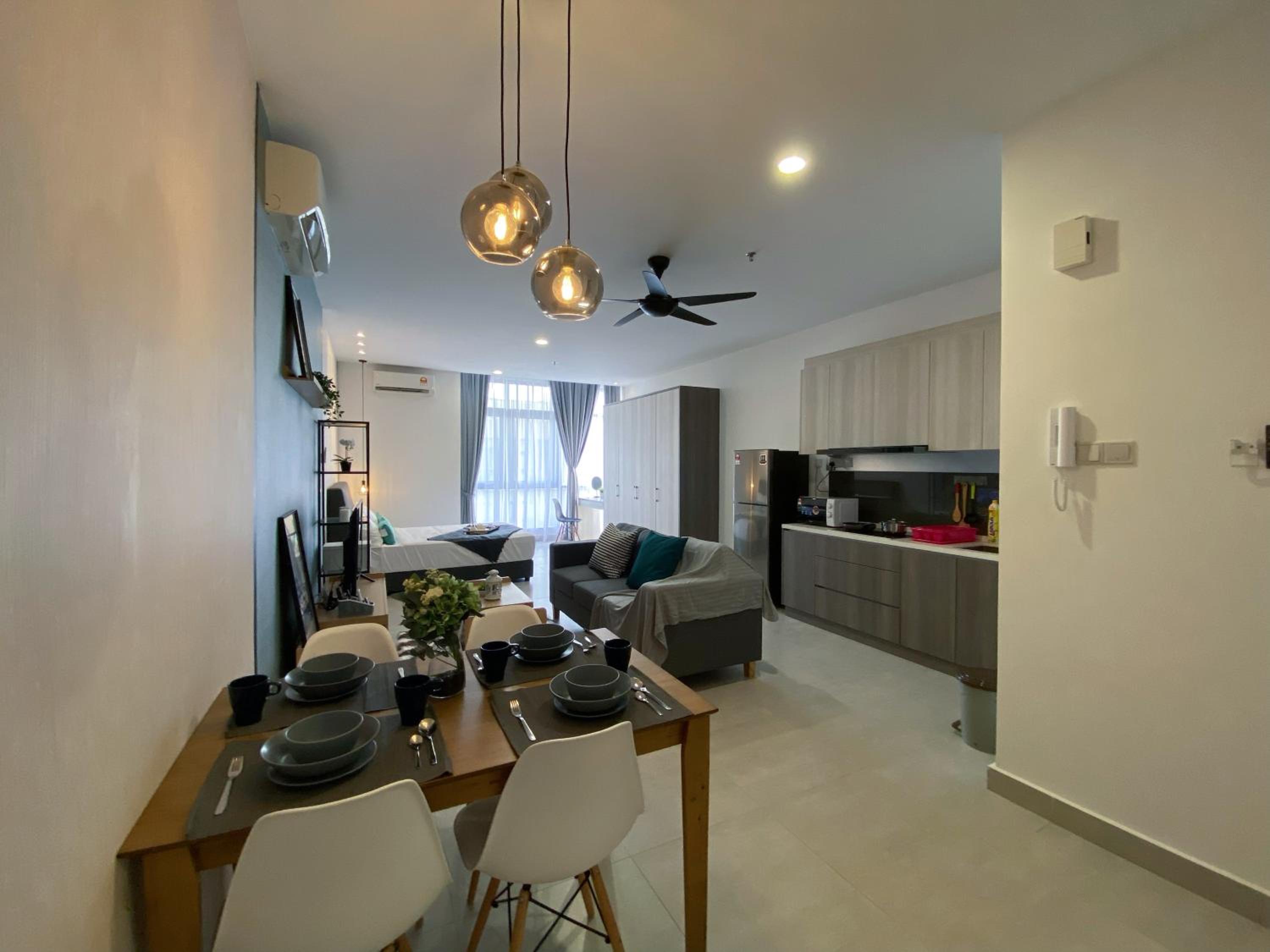 Lily and Loft - Queensville @ Kuala Lumpur - Netflix