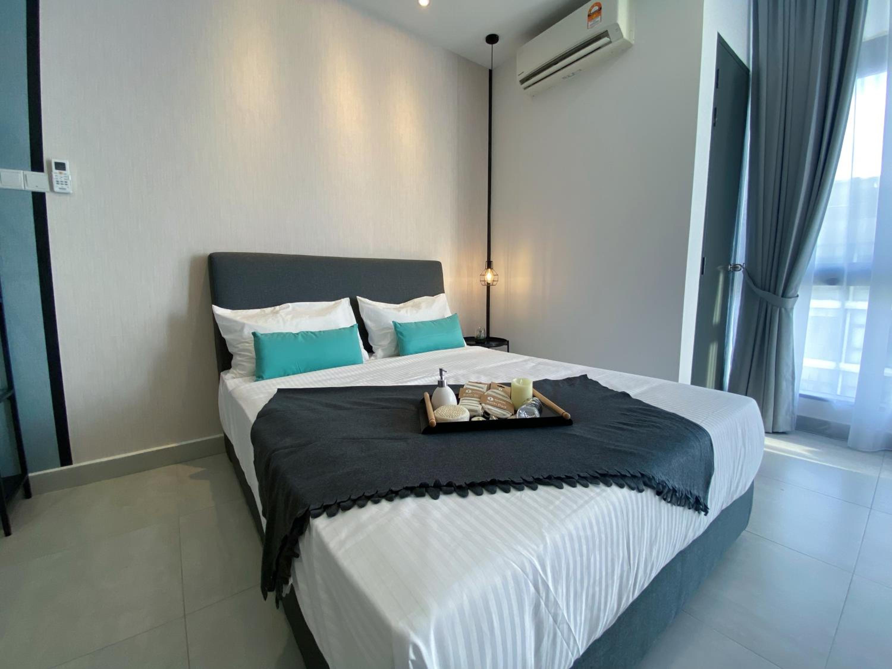 Lily and Loft - Queensville @ Kuala Lumpur - Netflix