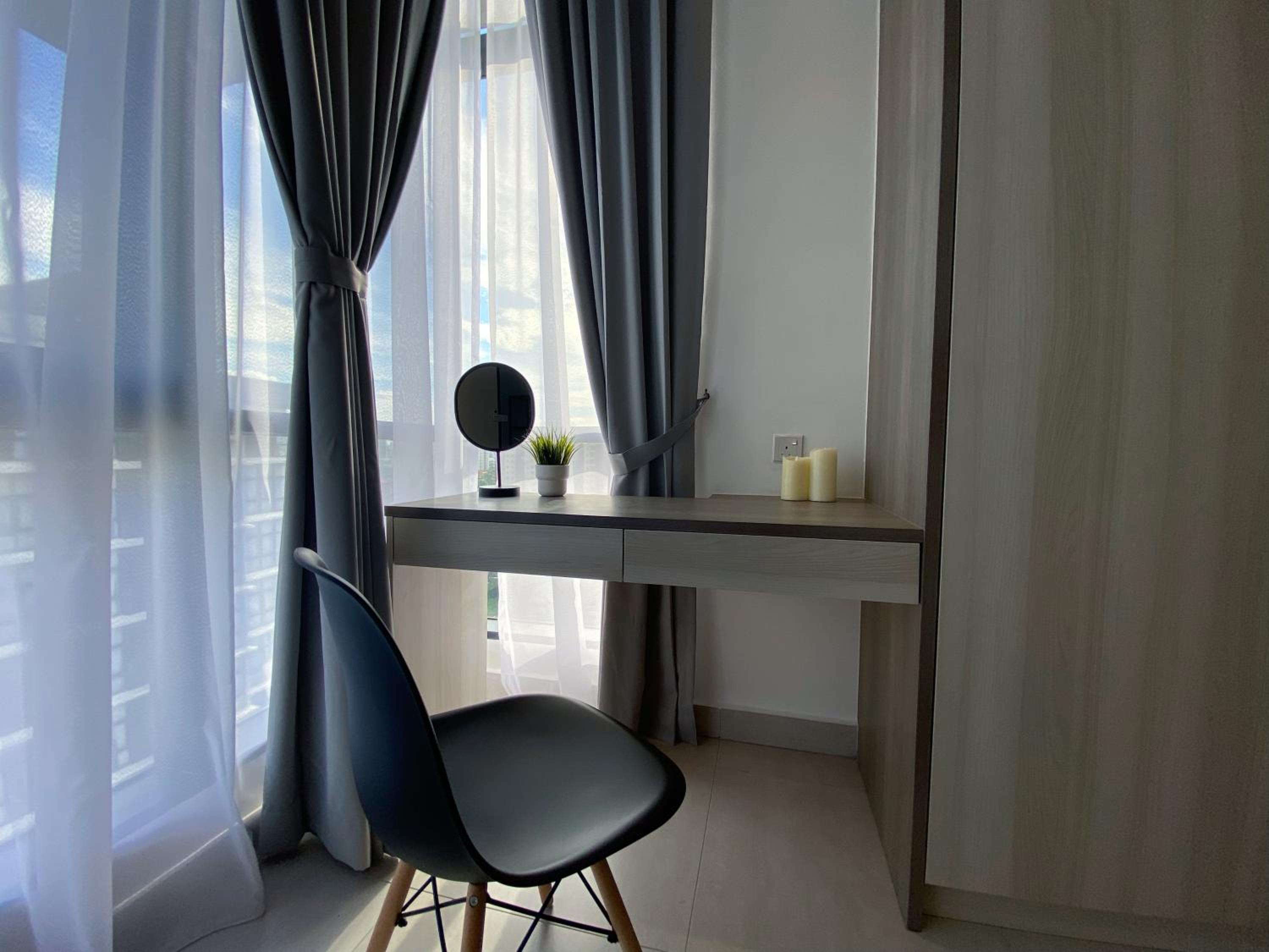 Lily and Loft - Queensville @ Kuala Lumpur - Netflix