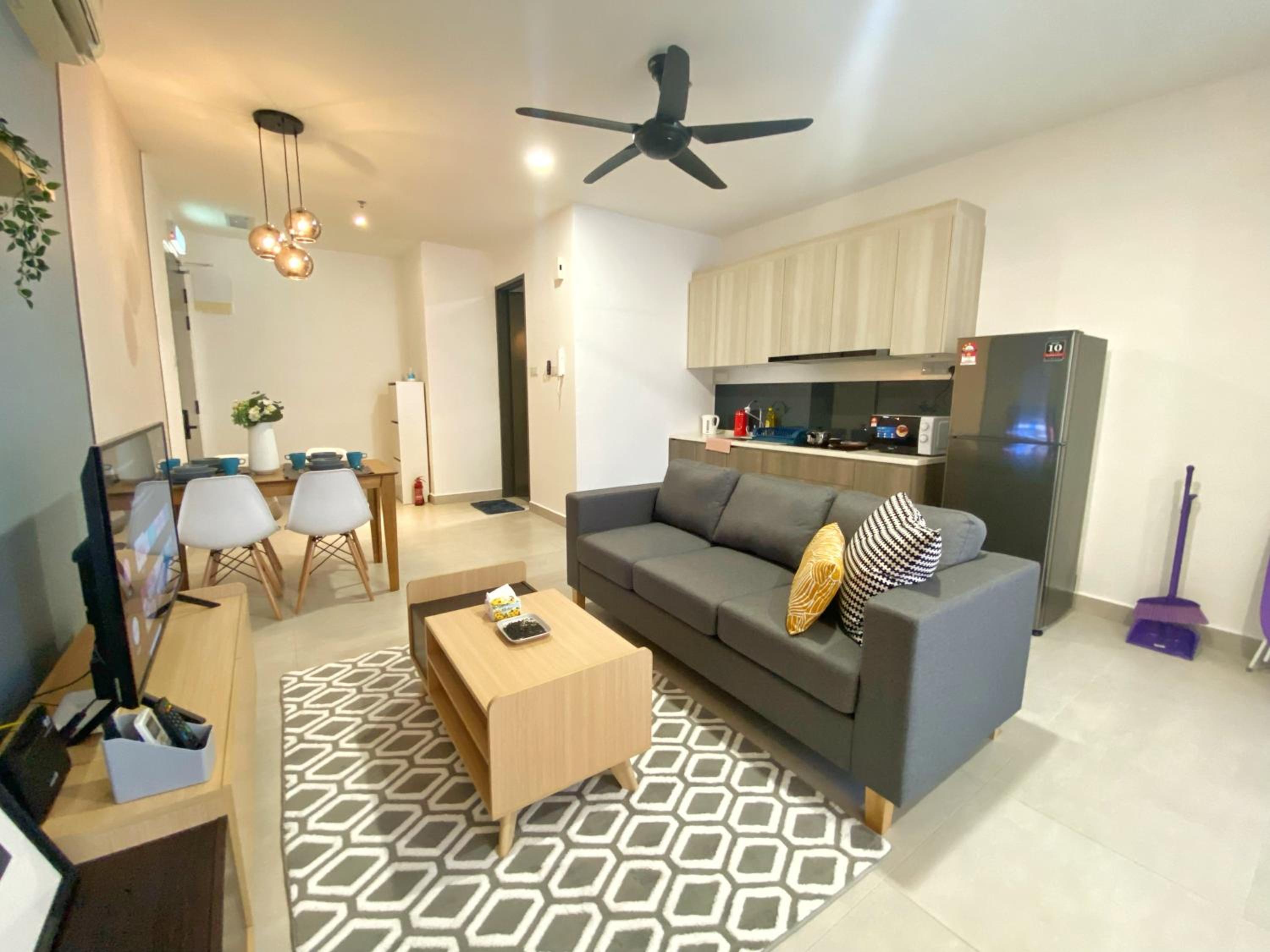 Lily and Loft - Queensville @ Kuala Lumpur - Netflix