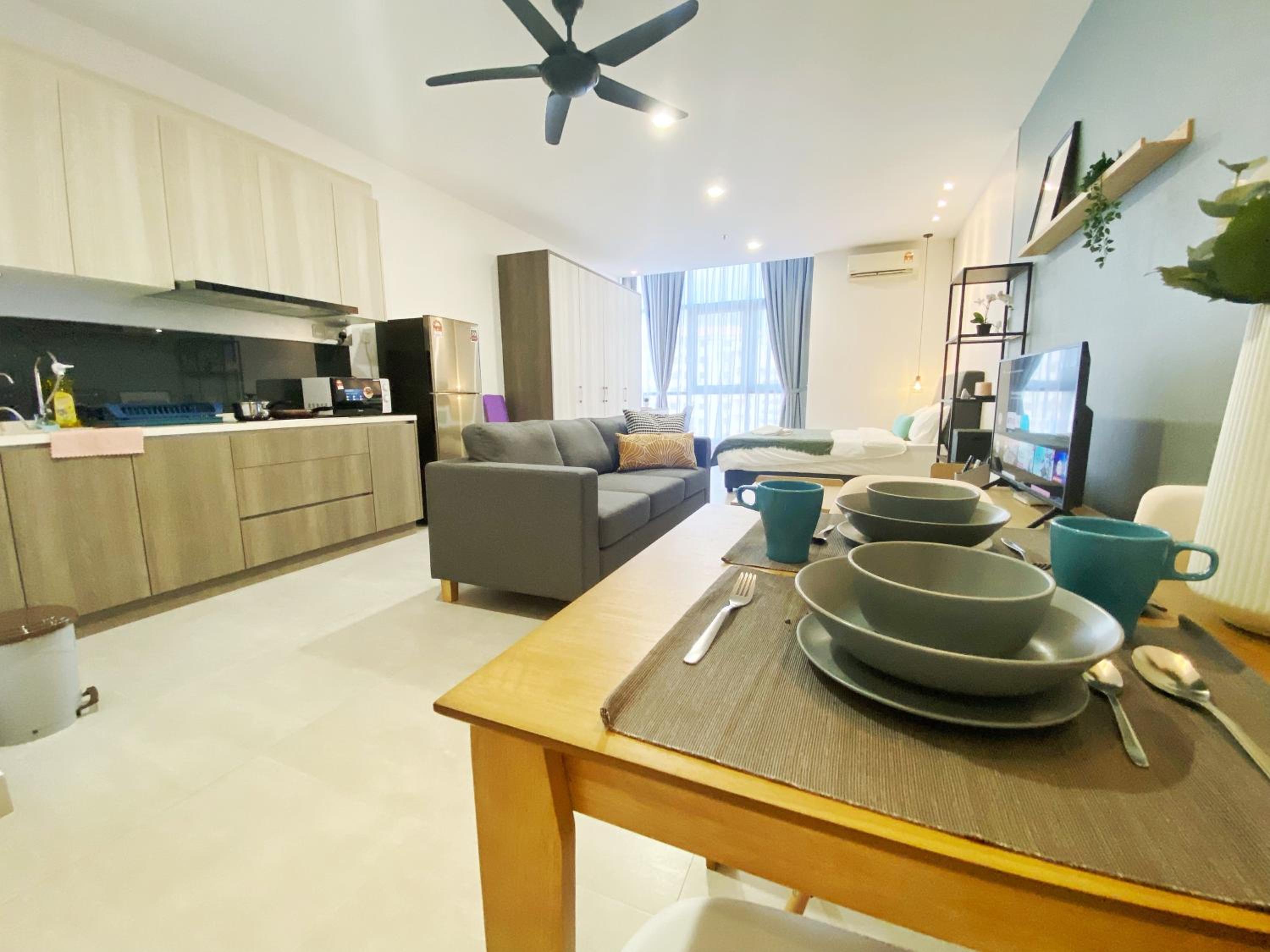 Lily and Loft - Queensville @ Kuala Lumpur - Netflix