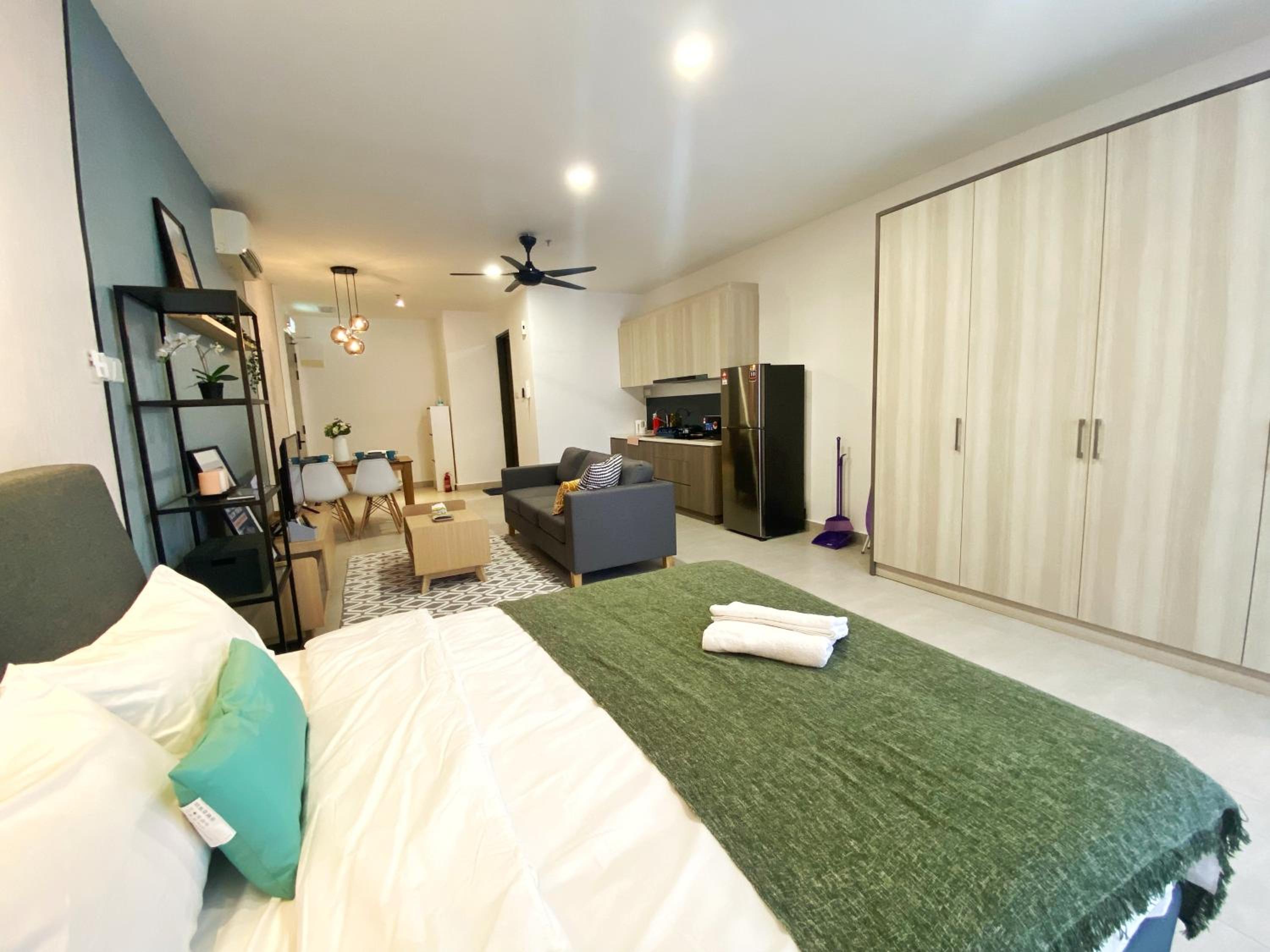 Lily and Loft - Queensville @ Kuala Lumpur - Netflix