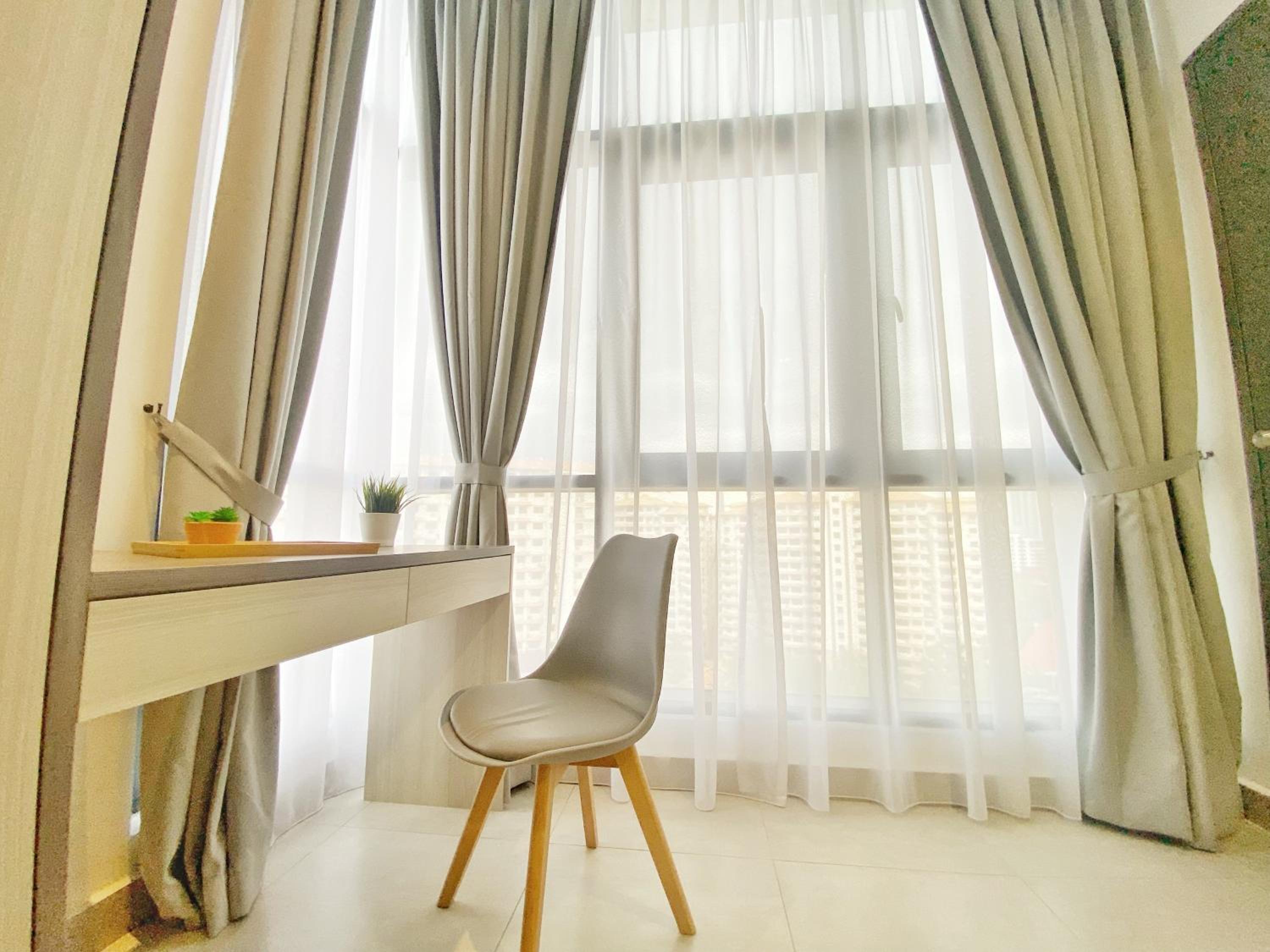 Lily and Loft - Queensville @ Kuala Lumpur - Netflix