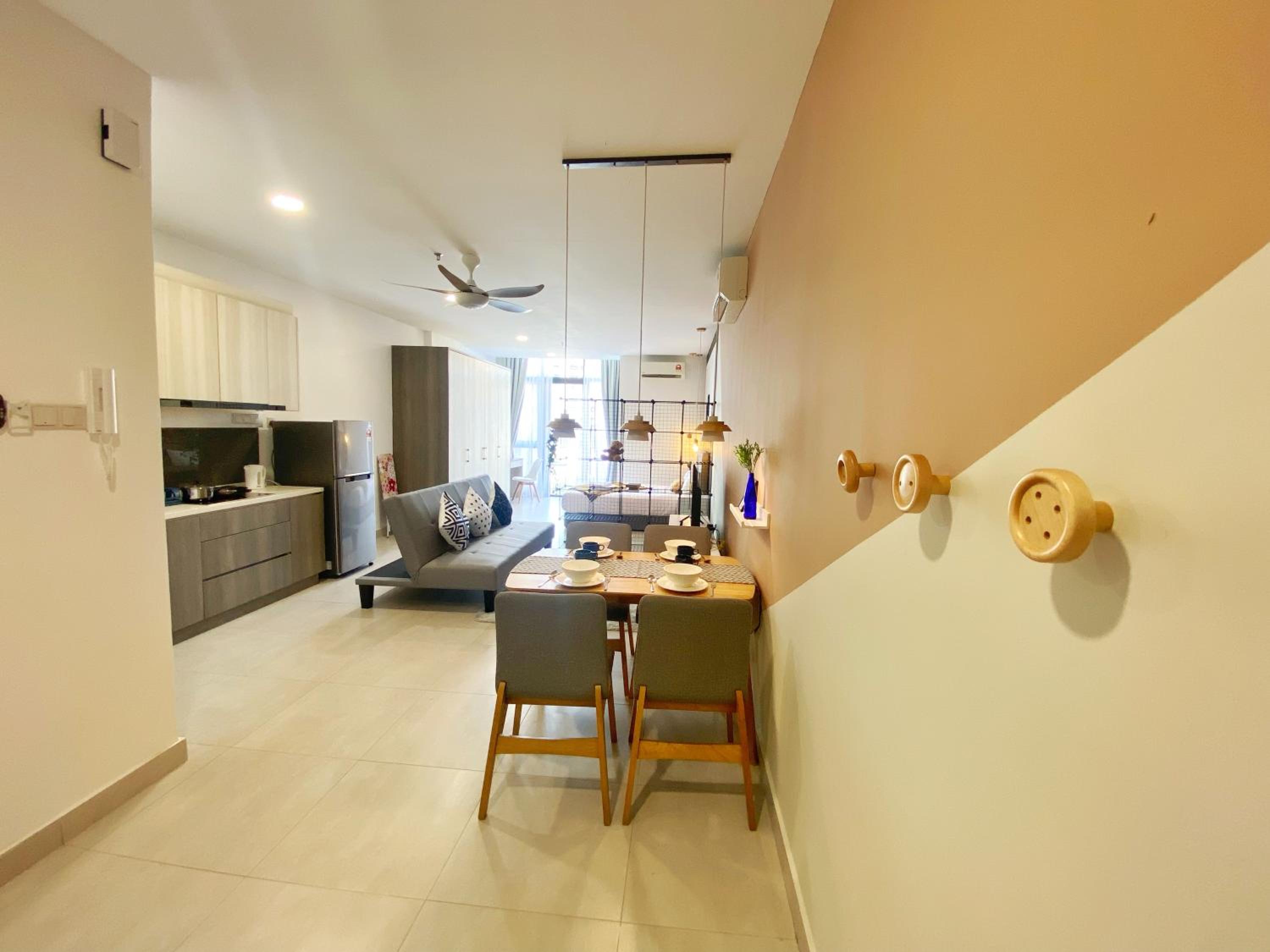 Lily and Loft - Queensville @ Kuala Lumpur - Netflix