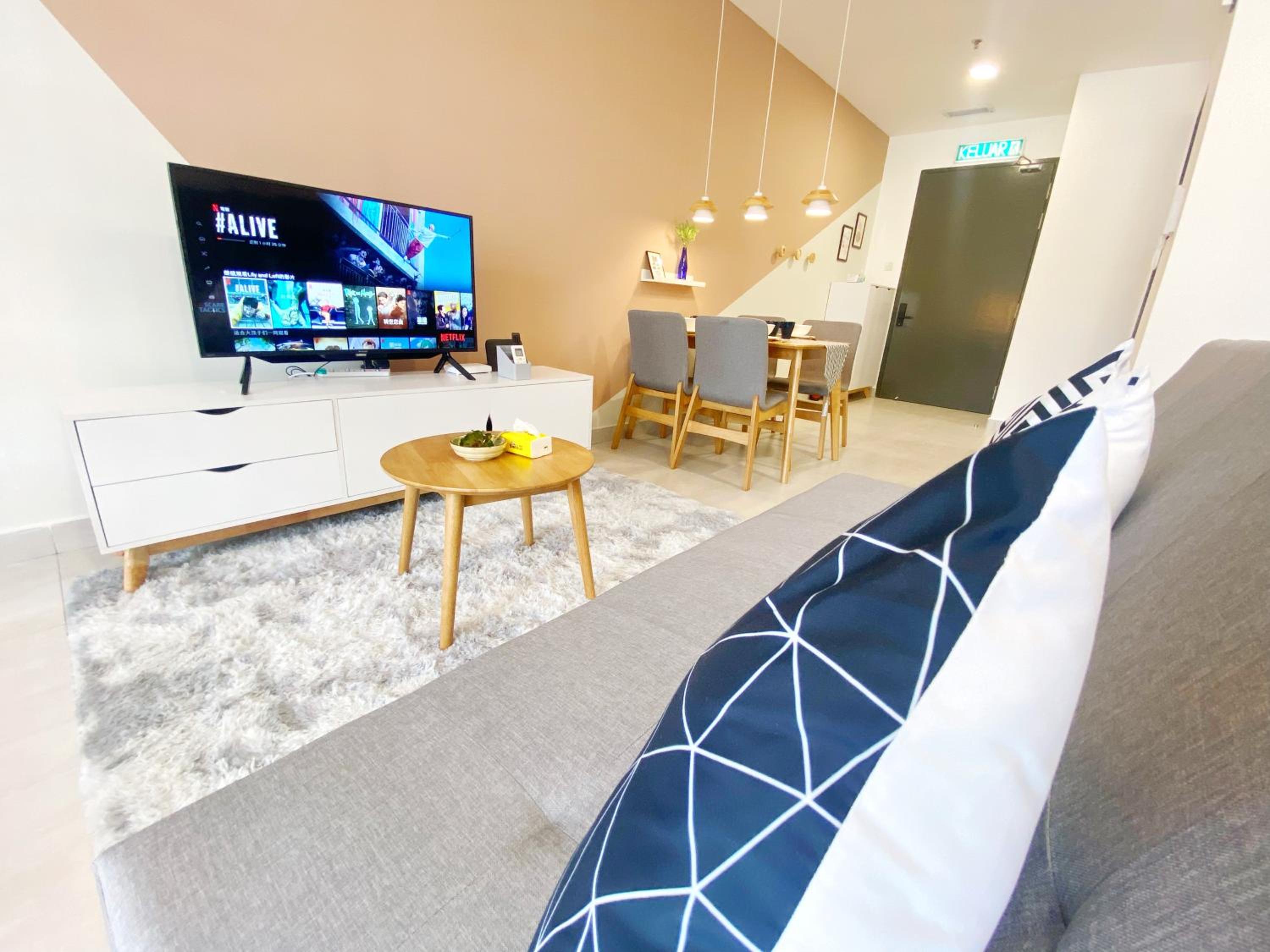 Lily and Loft - Queensville @ Kuala Lumpur - Netflix