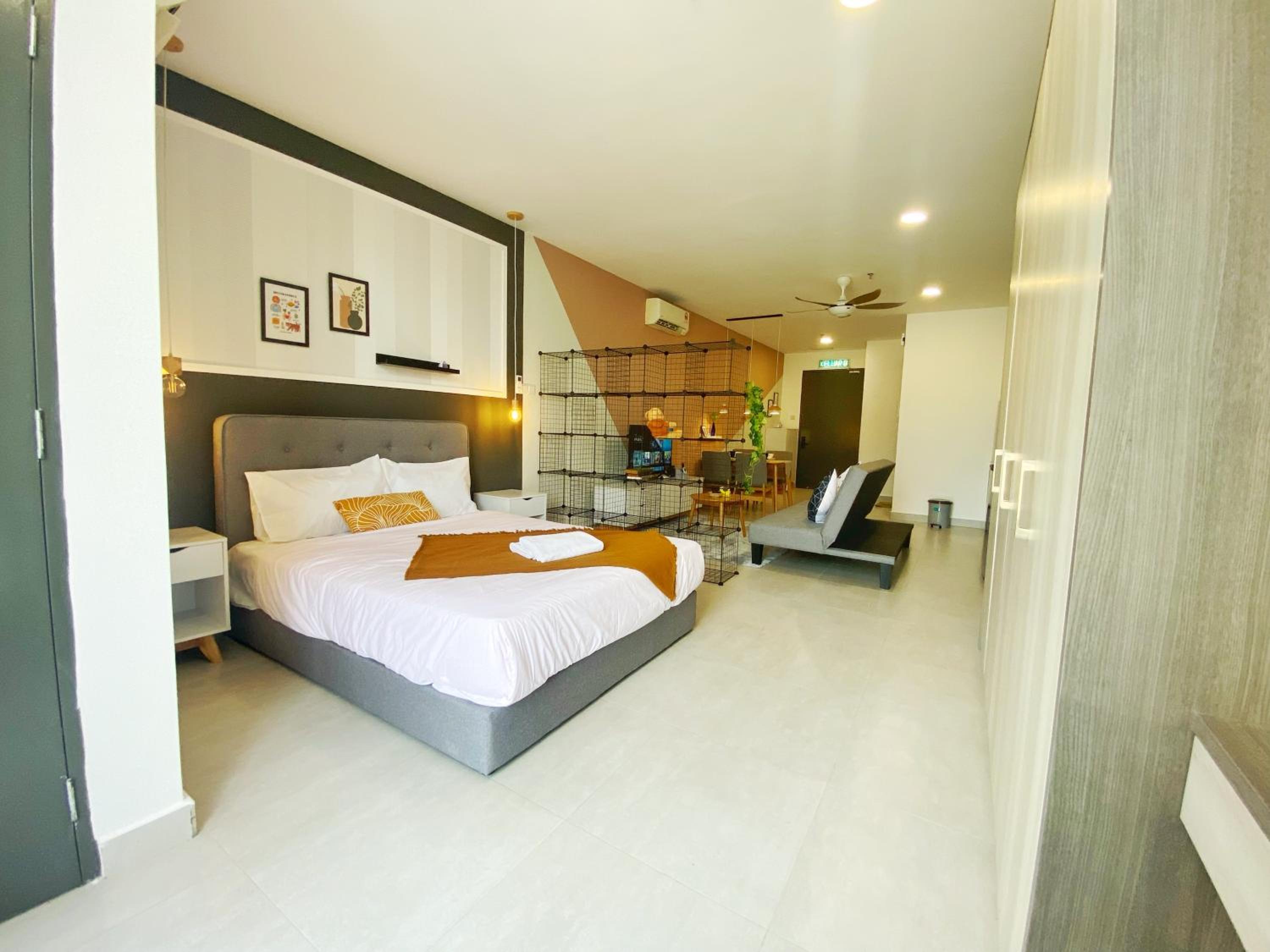 Lily and Loft - Queensville @ Kuala Lumpur - Netflix