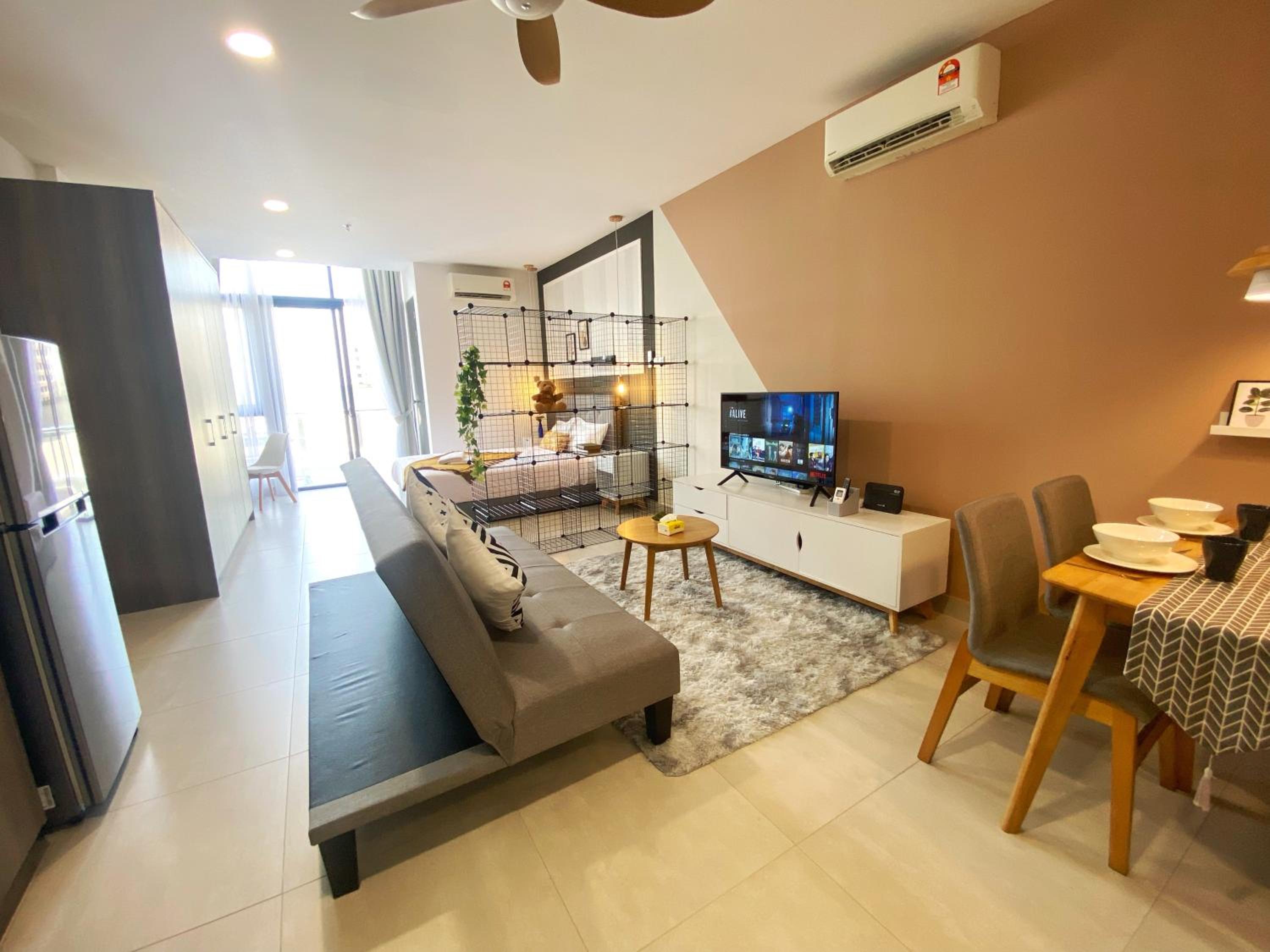 Lily and Loft - Queensville @ Kuala Lumpur - Netflix