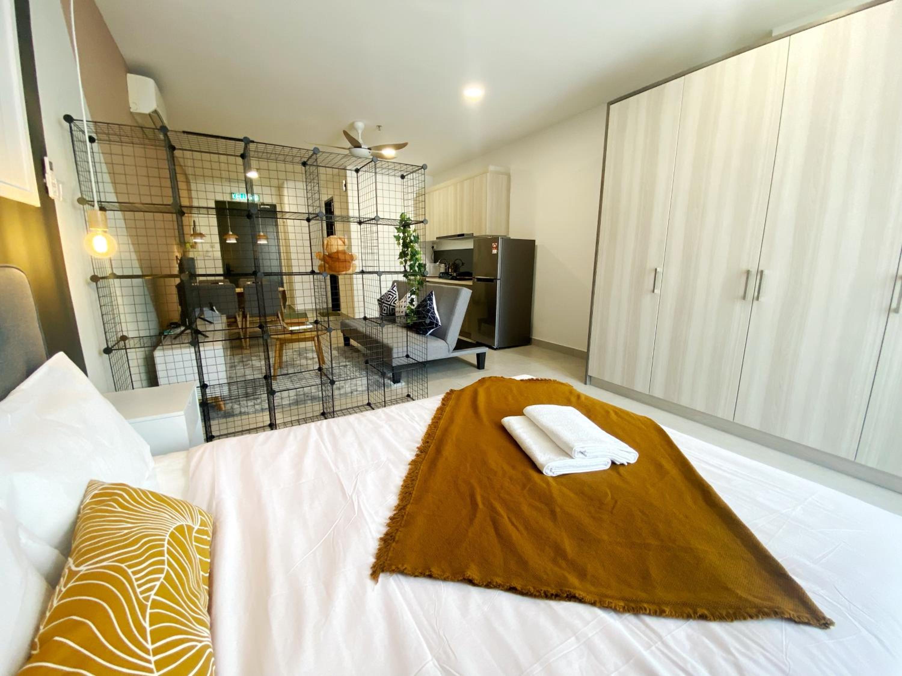 Lily and Loft - Queensville @ Kuala Lumpur - Netflix