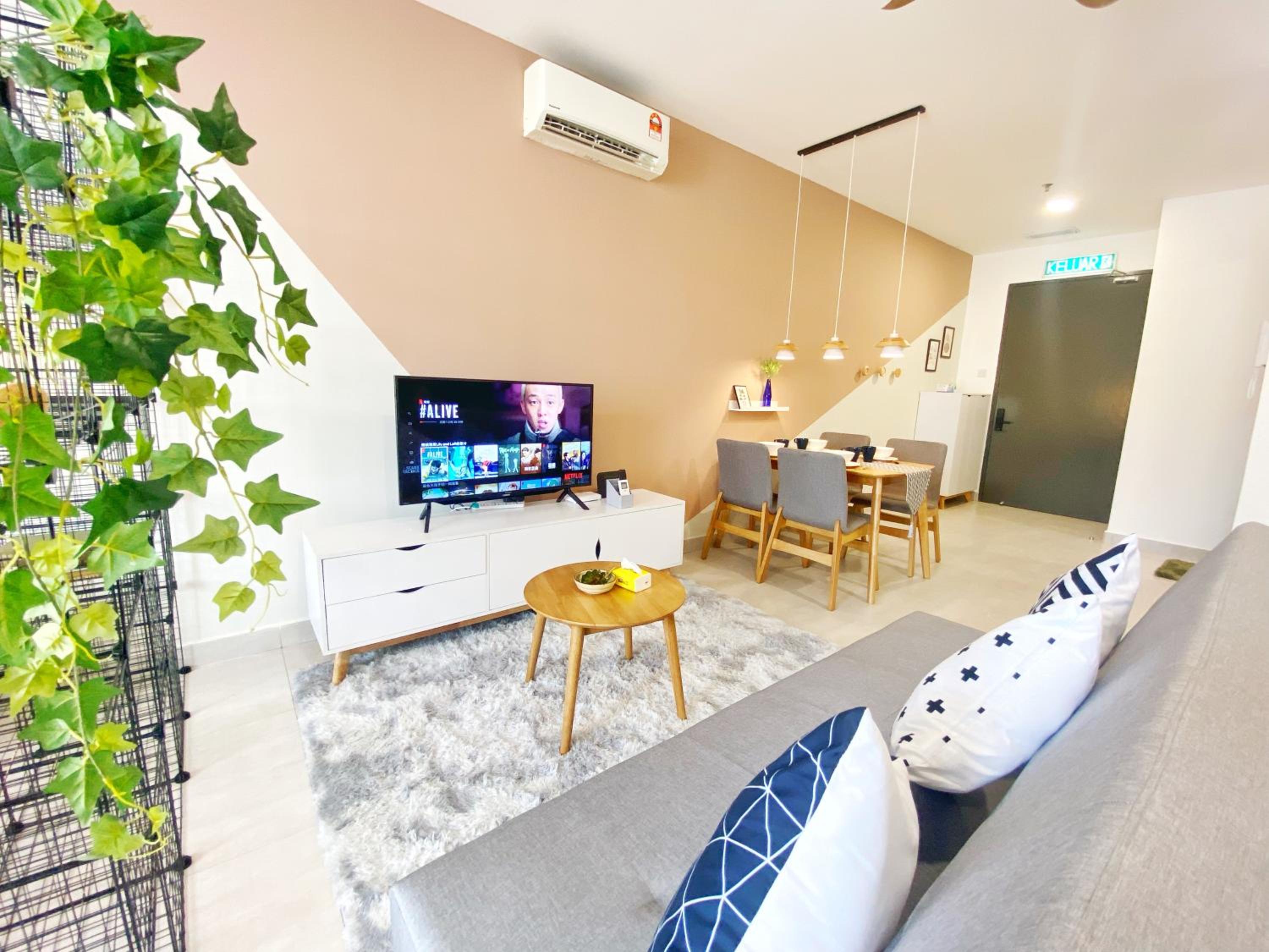 Lily and Loft - Queensville @ Kuala Lumpur - Netflix