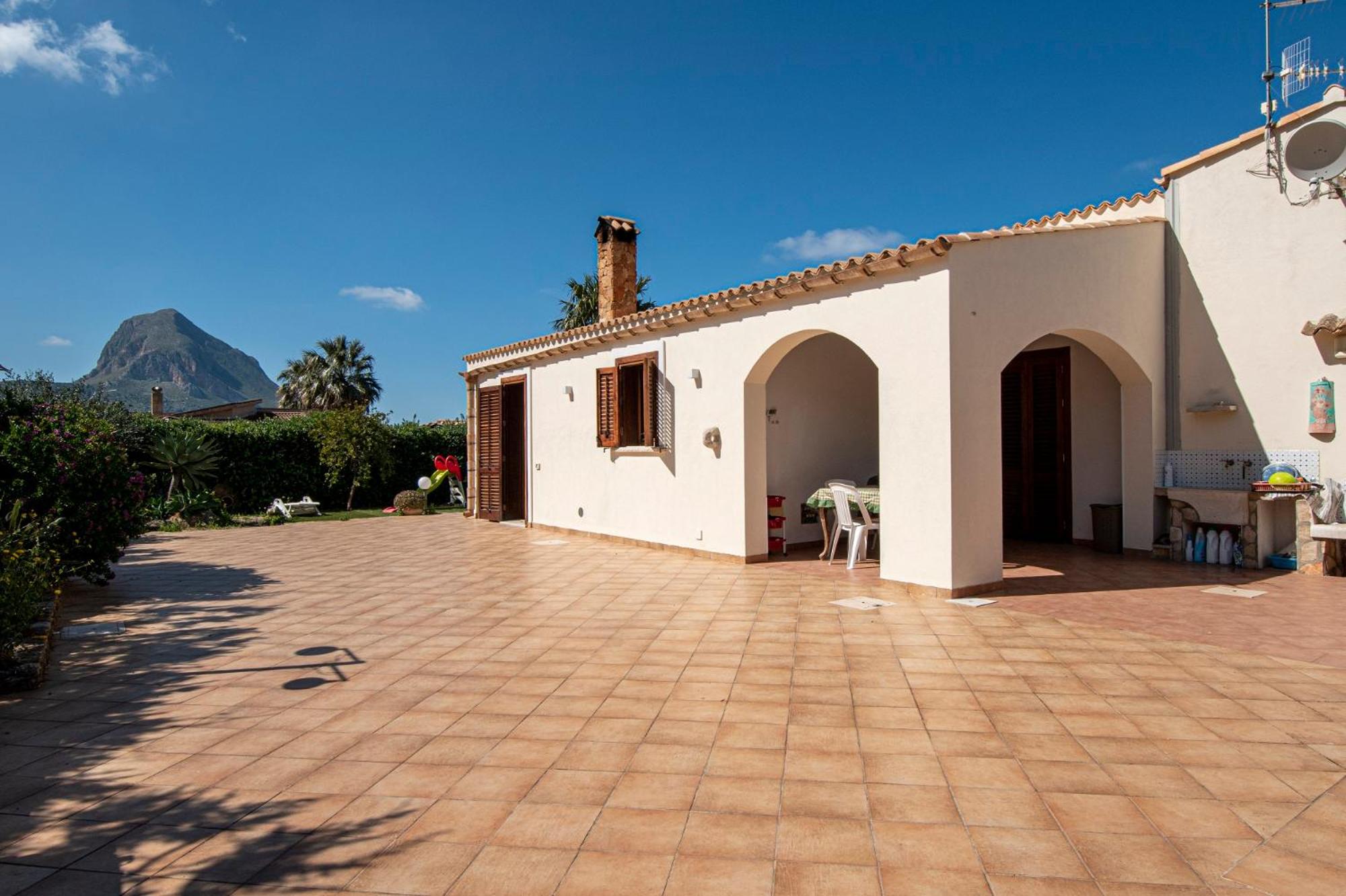 Villa Mafaradda a pochi passi dal Mare