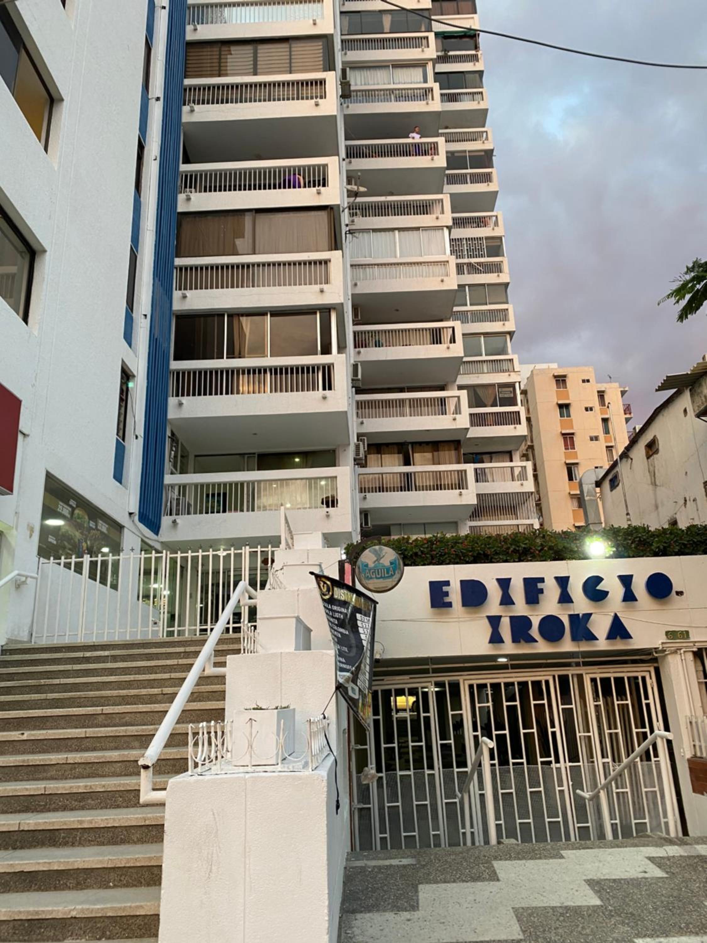 Apartamento edificio Iroka en el Rodadero Frente Al Mar con cocina full equipada