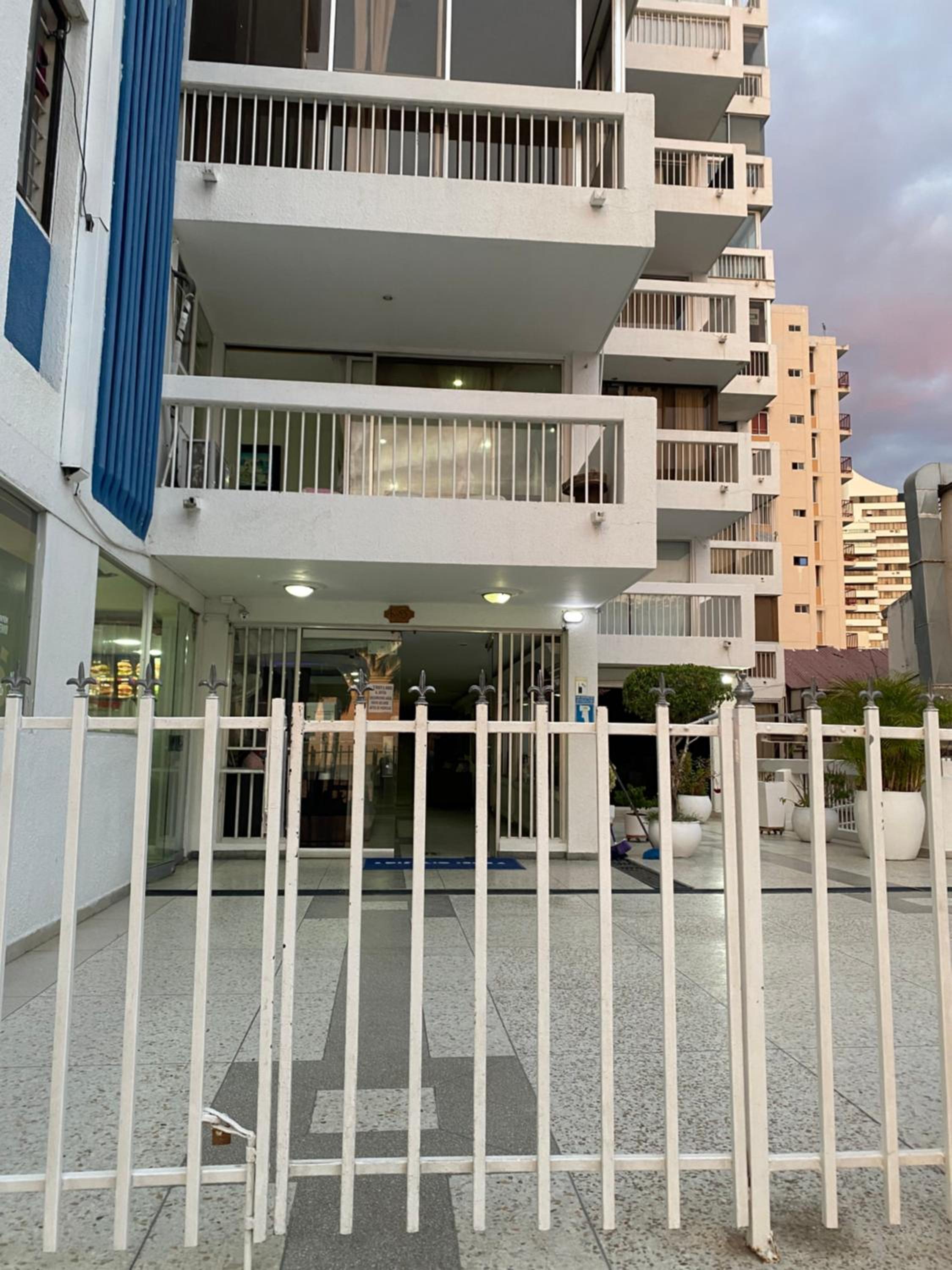 Apartamento edificio Iroka en el Rodadero Frente Al Mar con cocina full equipada