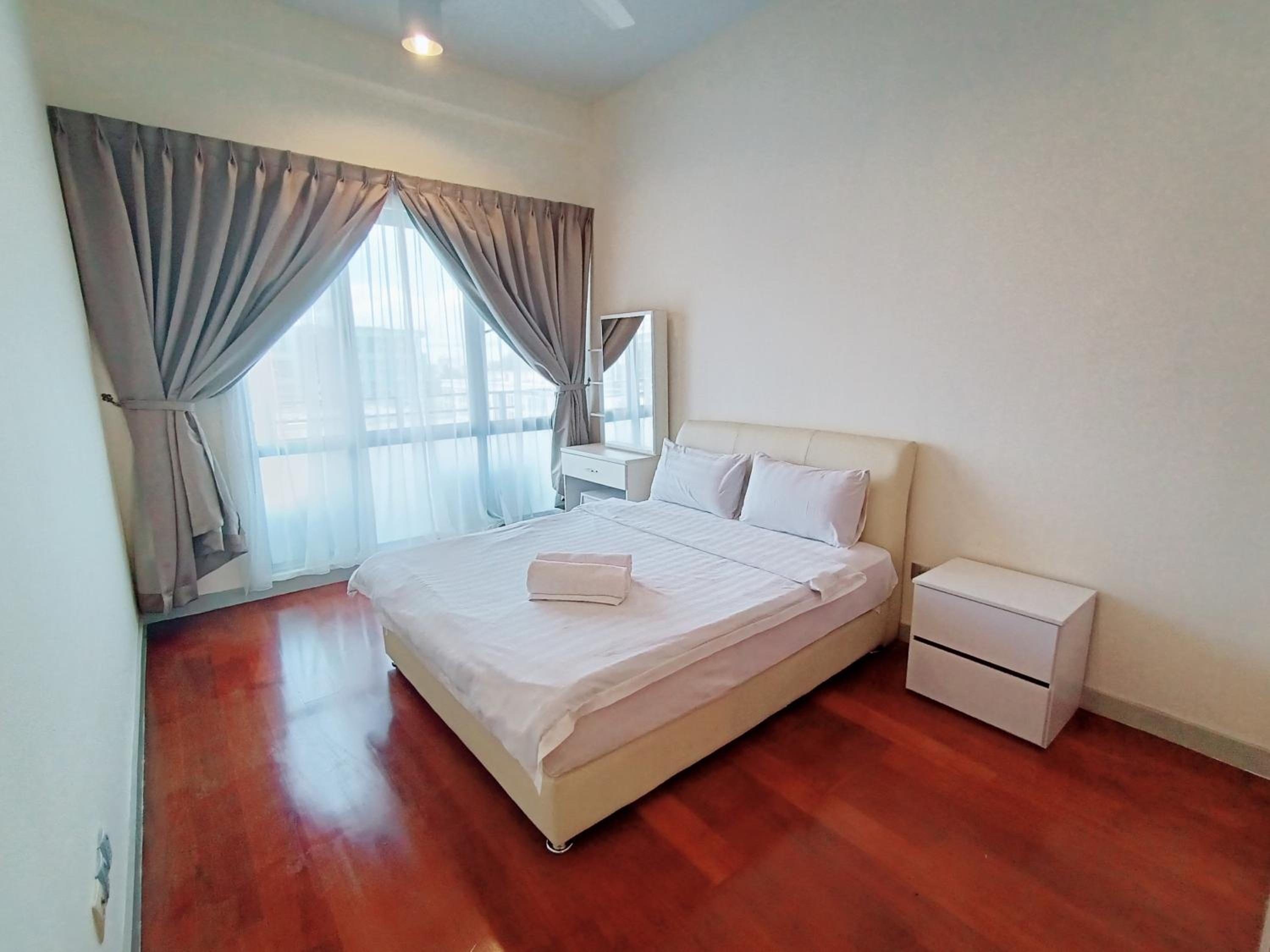 Sunrise Deluxe Suite Imago Loft B 3 bedrooms side seaview above Imago Shopping Mall photo 3