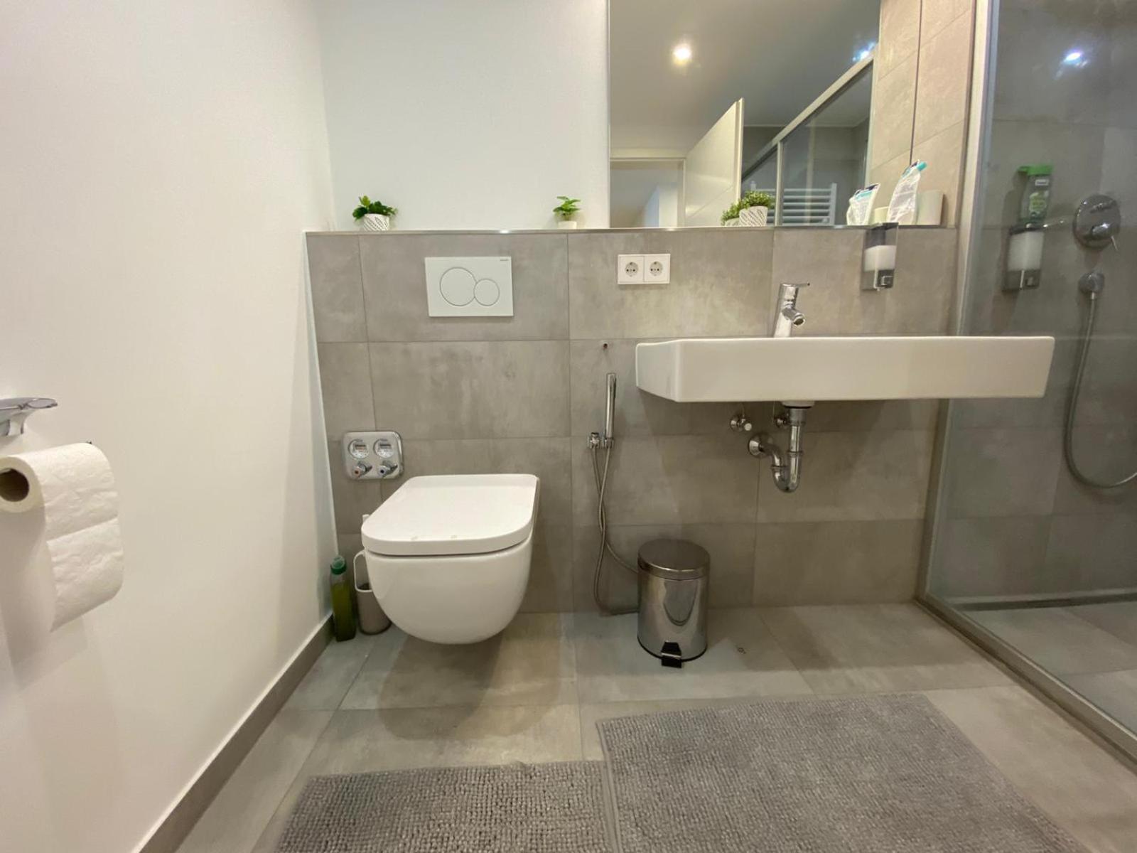 City West Studios en Stuttgart — bathroom
