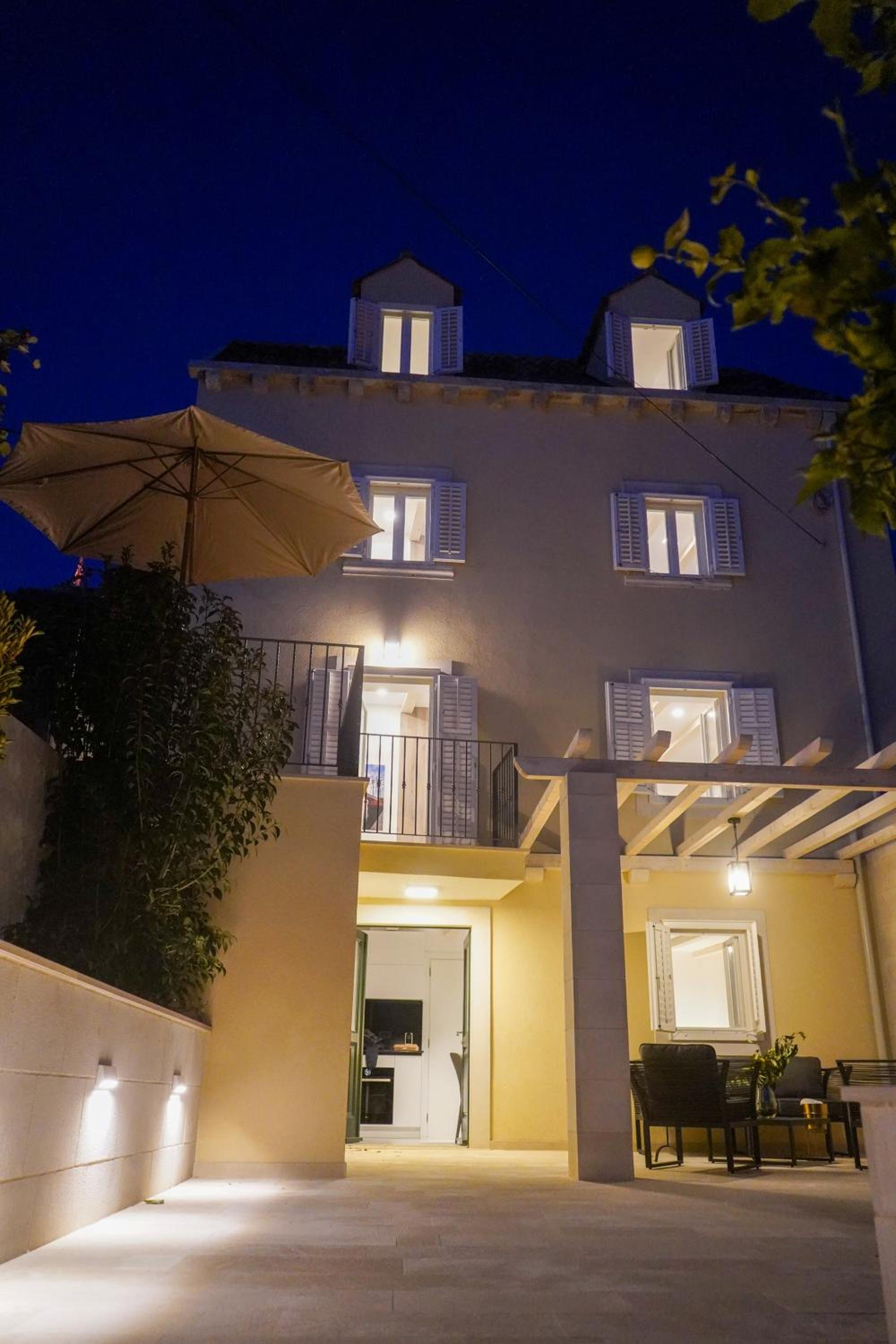Stunning holiday house in the Old town by Irundo