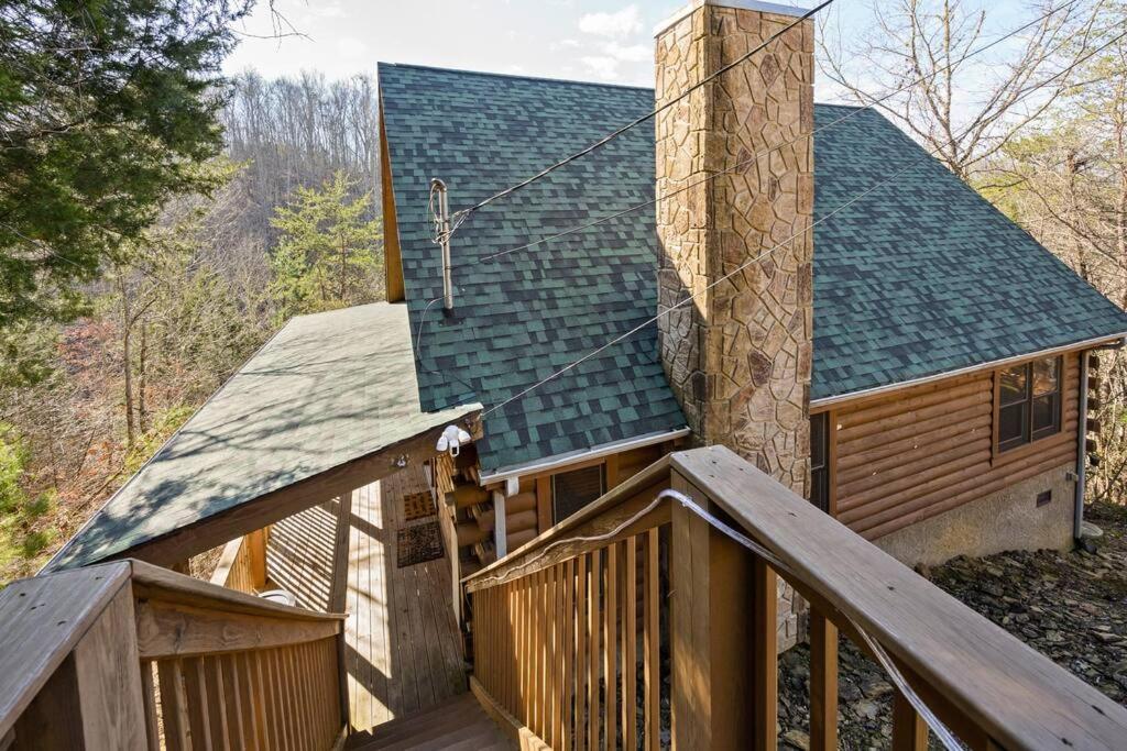 Hotel Beautiful 2 Bed Cabin With Hot Tub And Resort Pool!