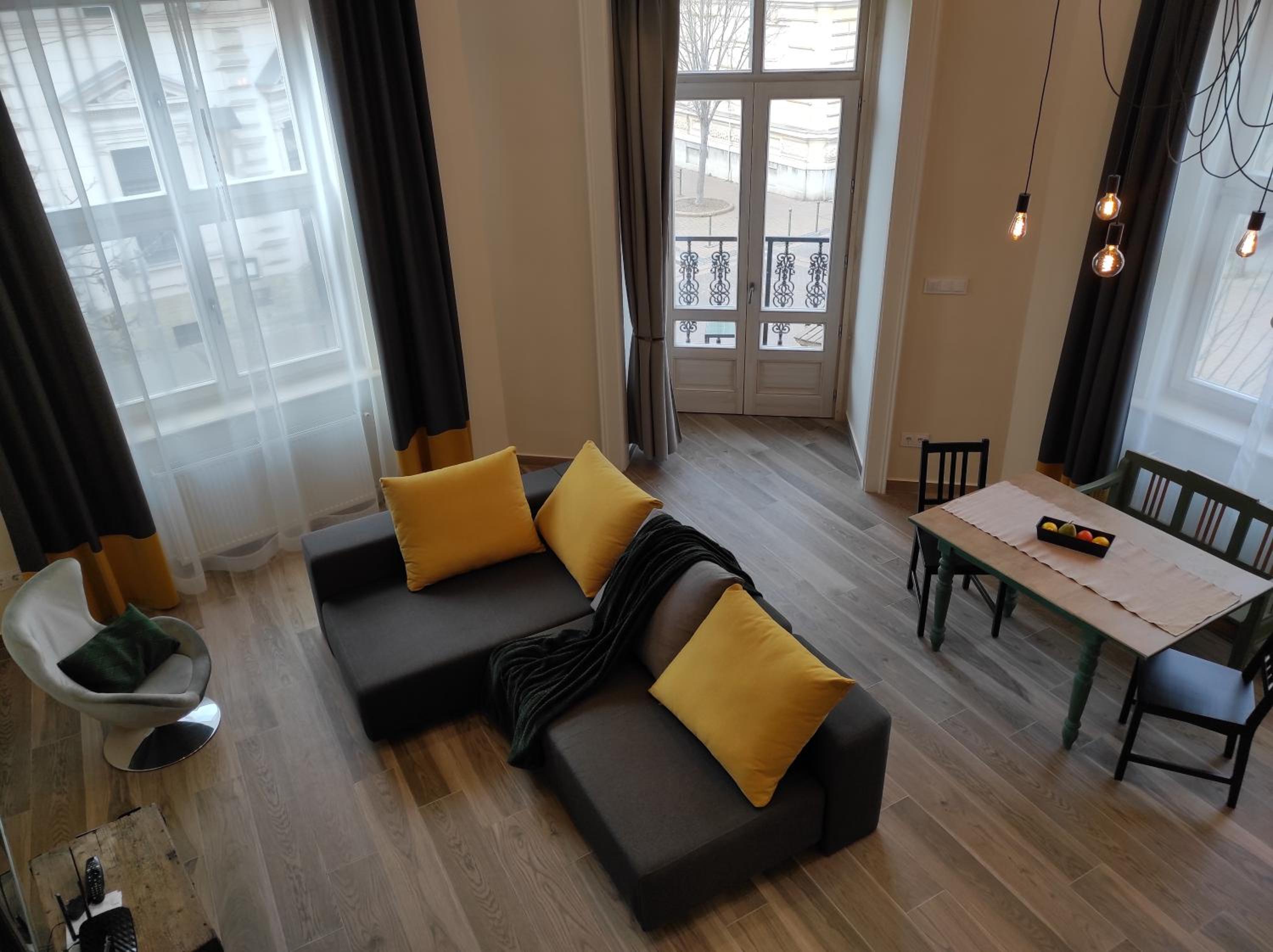 City Art Inn