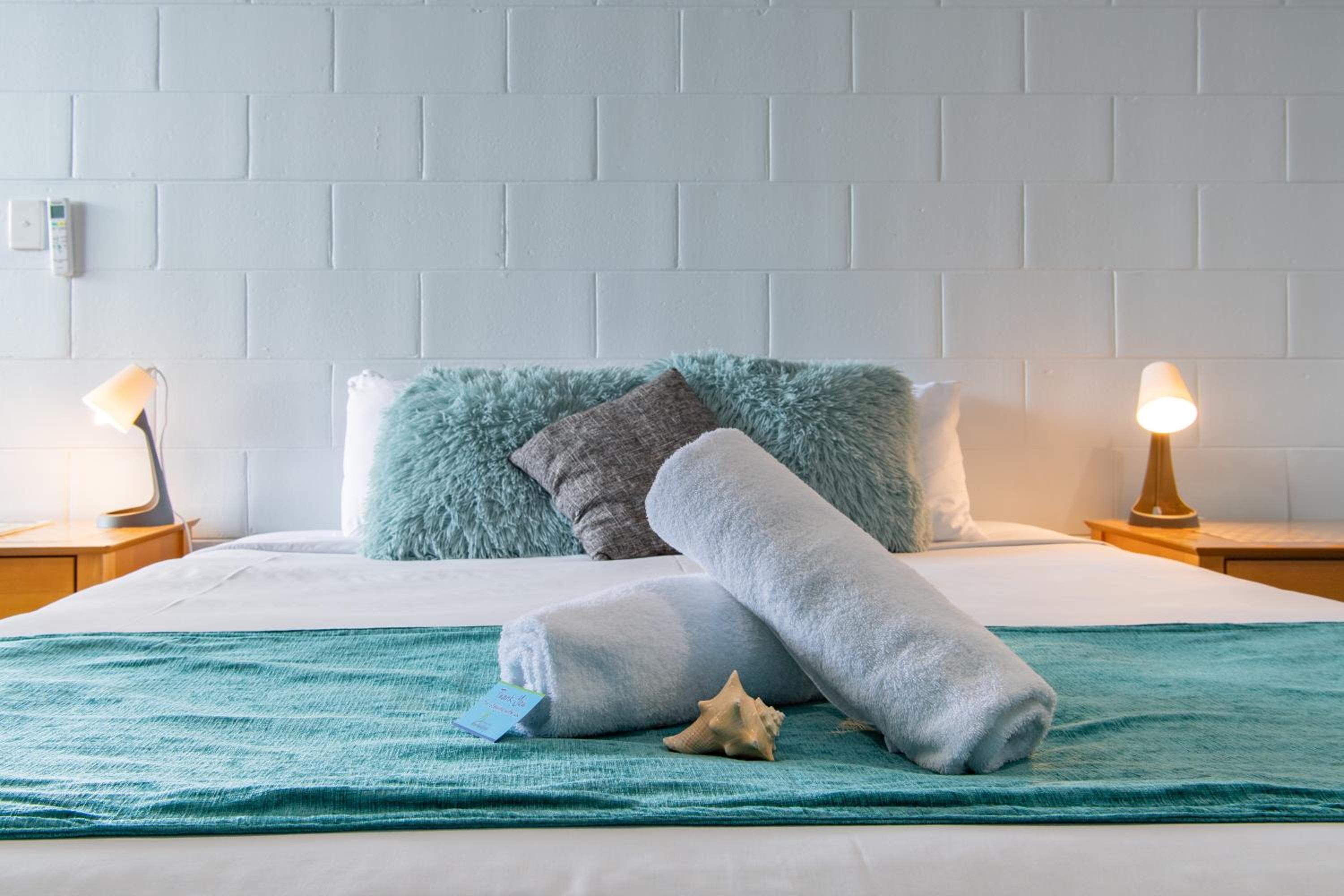 Airlie Sun & Sand Accommodation Studio #1 KIDS STAY FREE view 3
