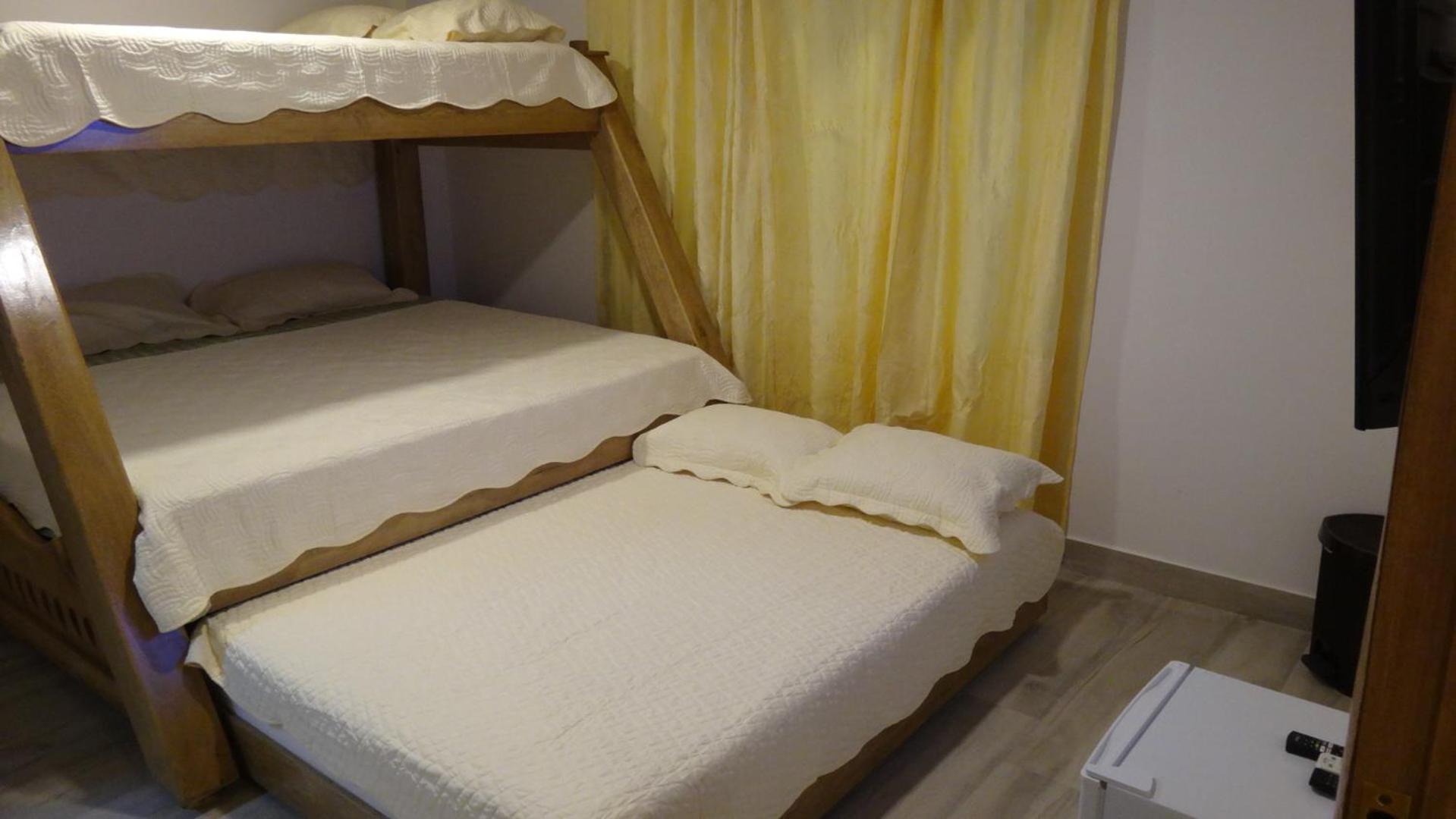 Aparta Suite Villa Roko