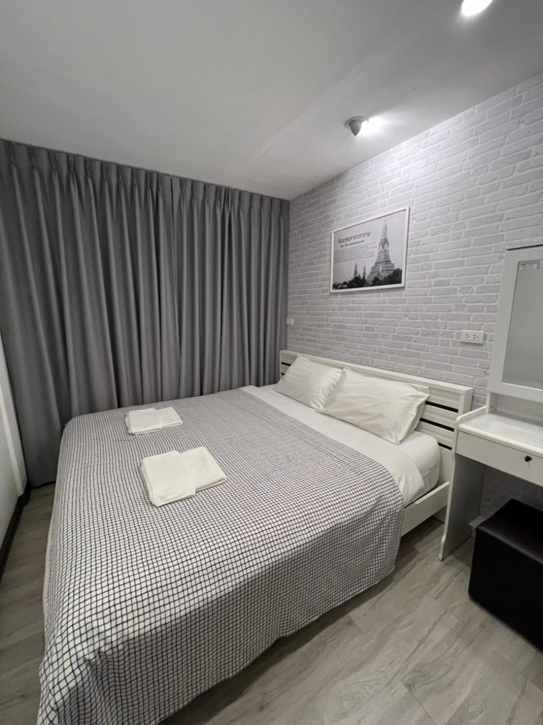 White House Hostel