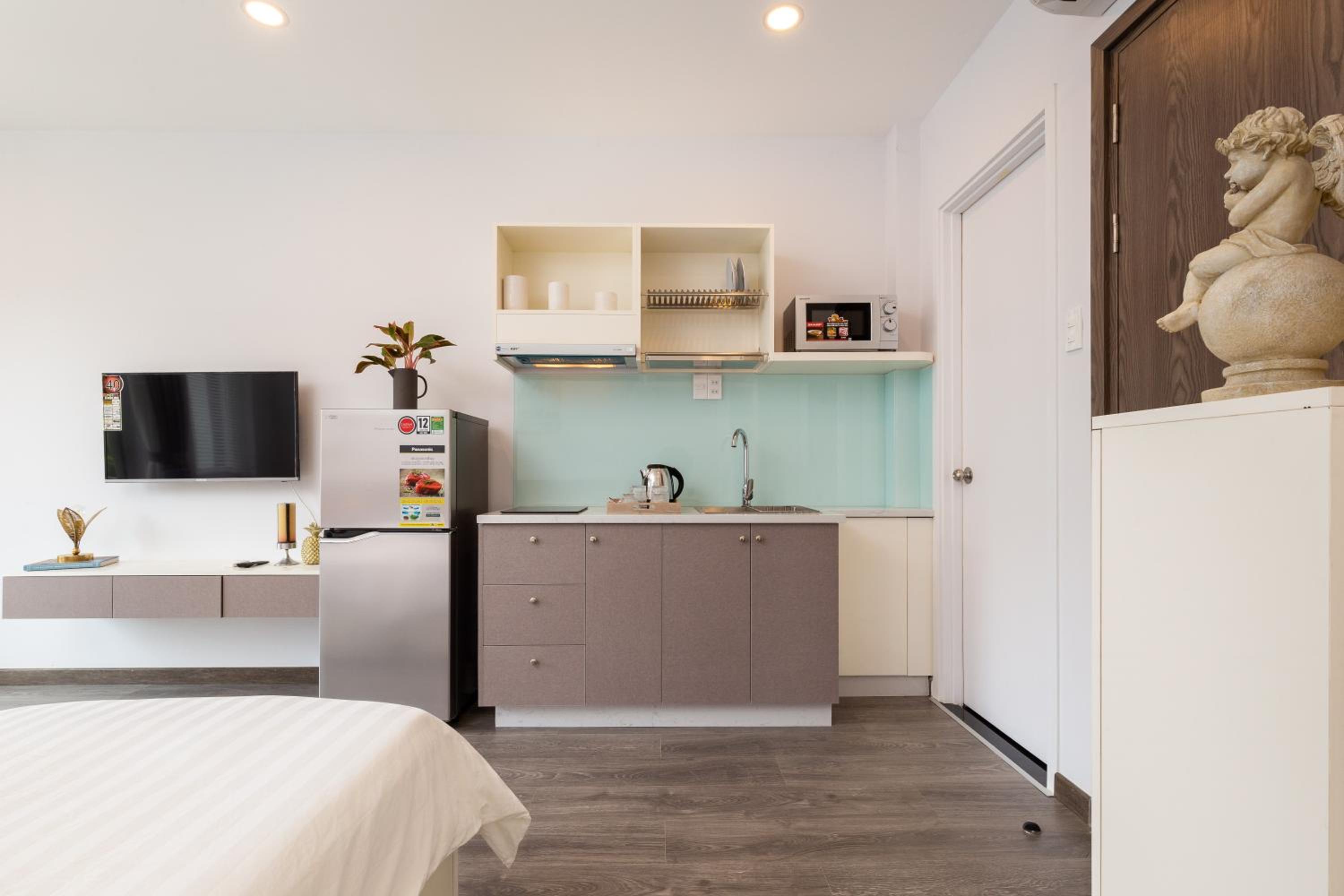F-Hotel & Apartment